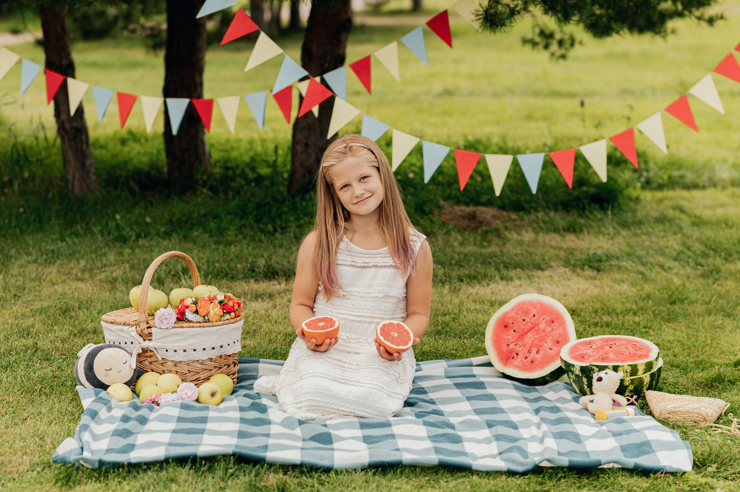 ЛЕТО. ПАРК. АРБУЗ. Профессиональный репортажный, коммерческий фотограф в Санкт-Петербурге