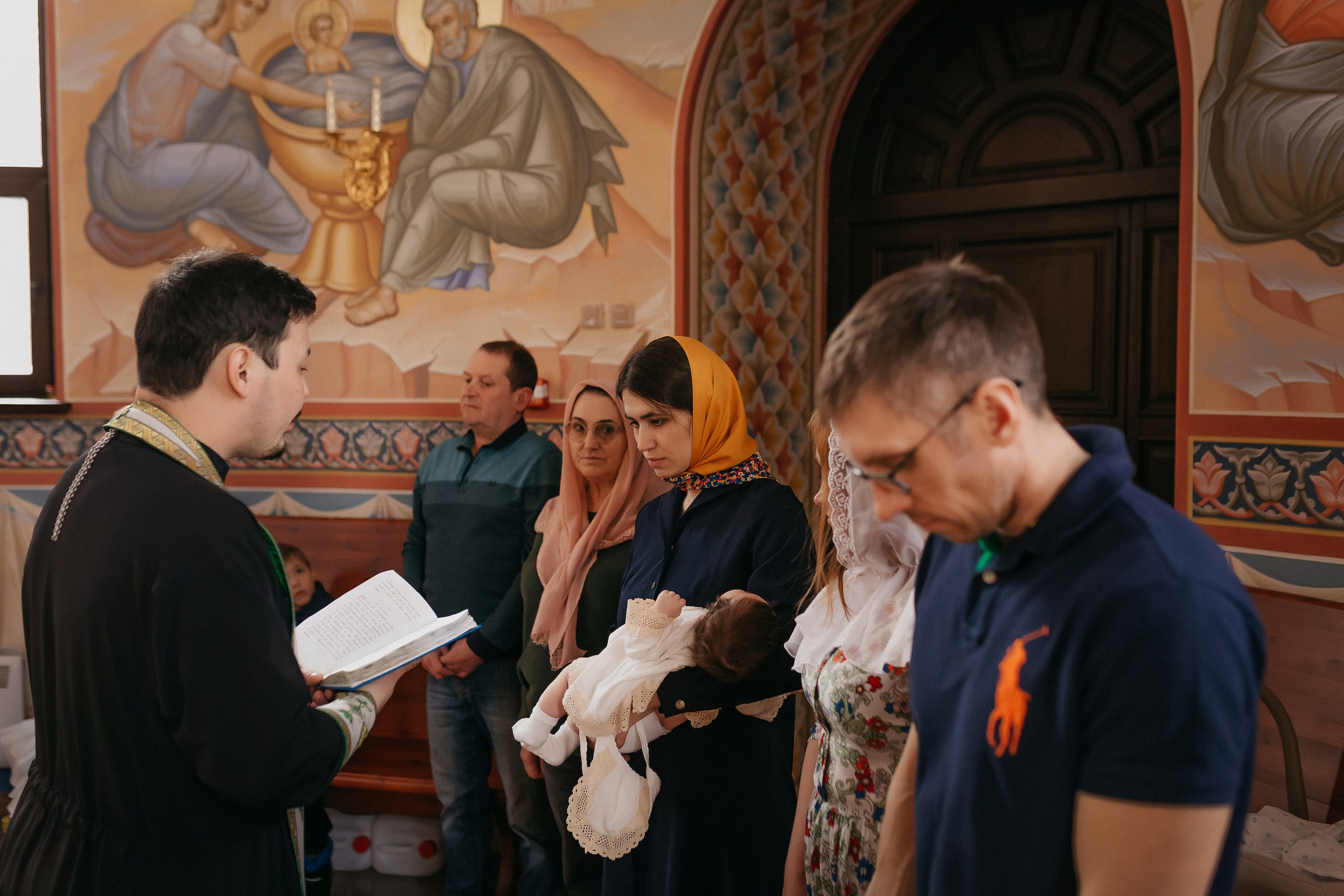 Крещение Арины. Храм Георгия Победоносца. Семейный фотограф в Сургуте