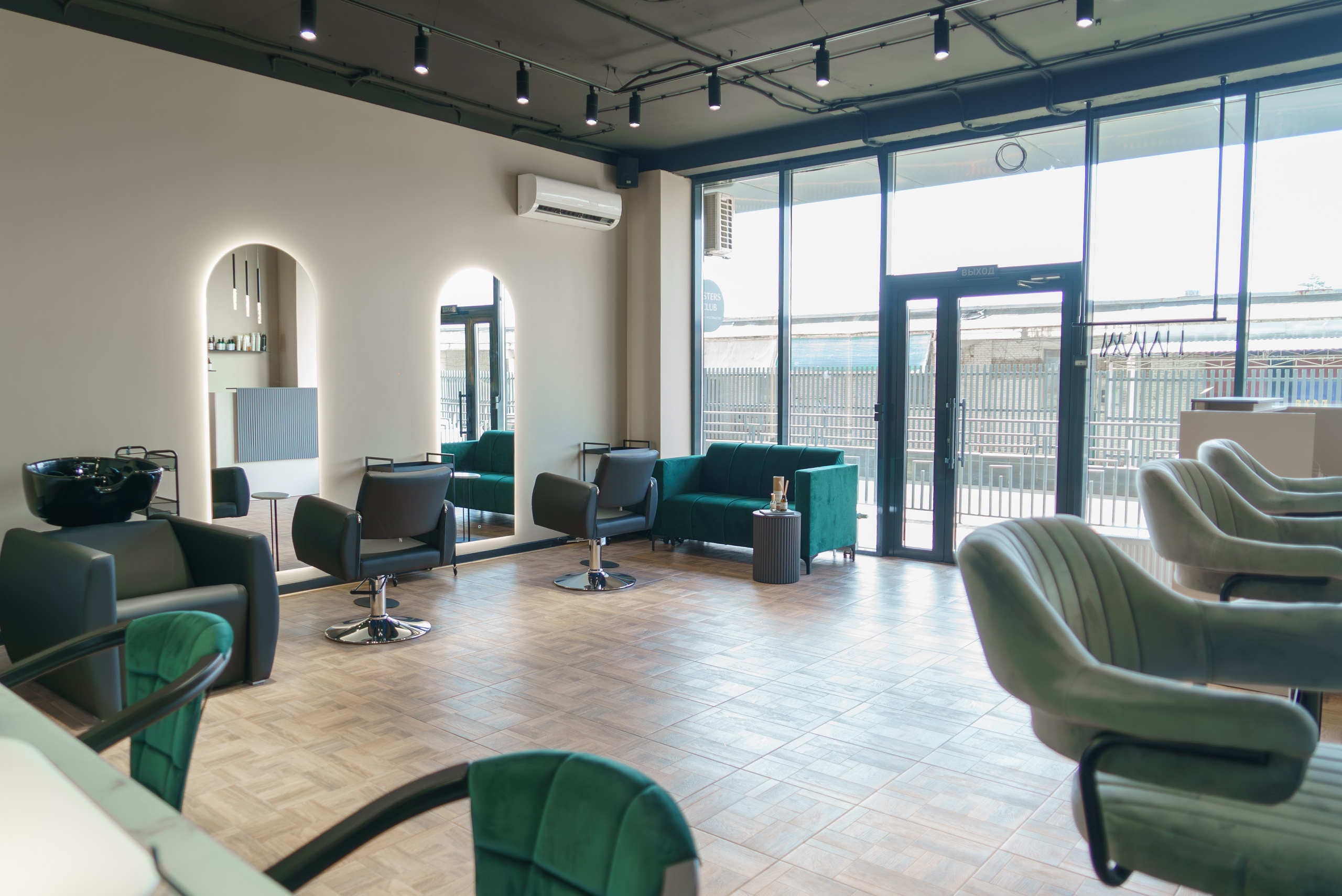 Sisters Club — коммерческая съемка для бьюти-коворкинга. Шедевры для Вас! Фотограф и Видеограф в Краснодаре Пахиев Руслан