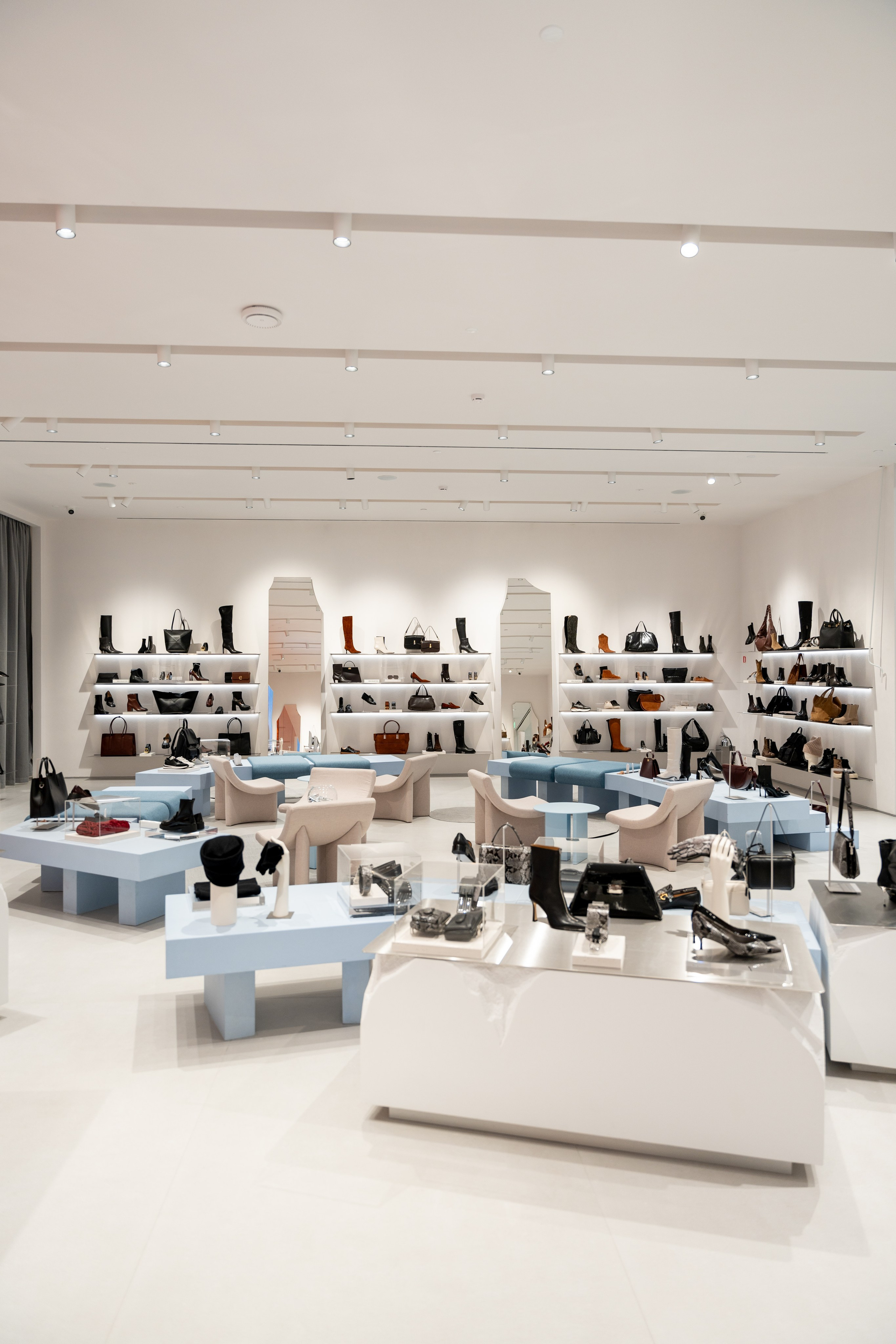 Интерьерная фотосъемка магазина Ekonika в Краснодаре — обувной бренд Профессиональная фотосъемка Ekonika — фирменный магазин в Краснодаре. Шедевры для Вас! Фотограф и Видеограф в Краснодаре Пахиев Руслан