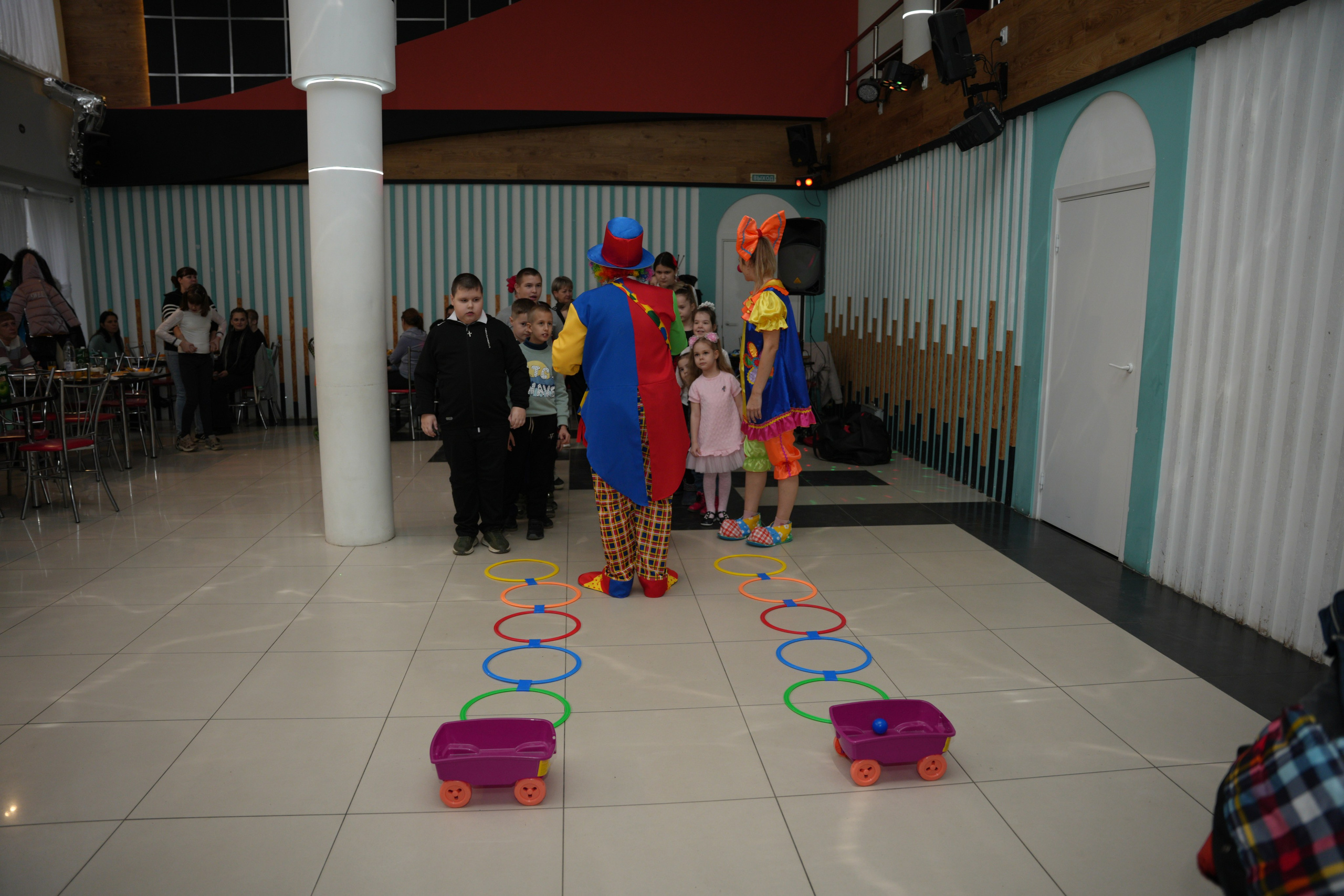 Социально —благотворительная акция «Ты в этом мире не один», посвященная Международному дню инвалидов. ВЫПУСКНЫЕ АЛЬБОМЫ, Школьный фотограф, семейный и свадебный в Саратове и области Ольга Плаксина