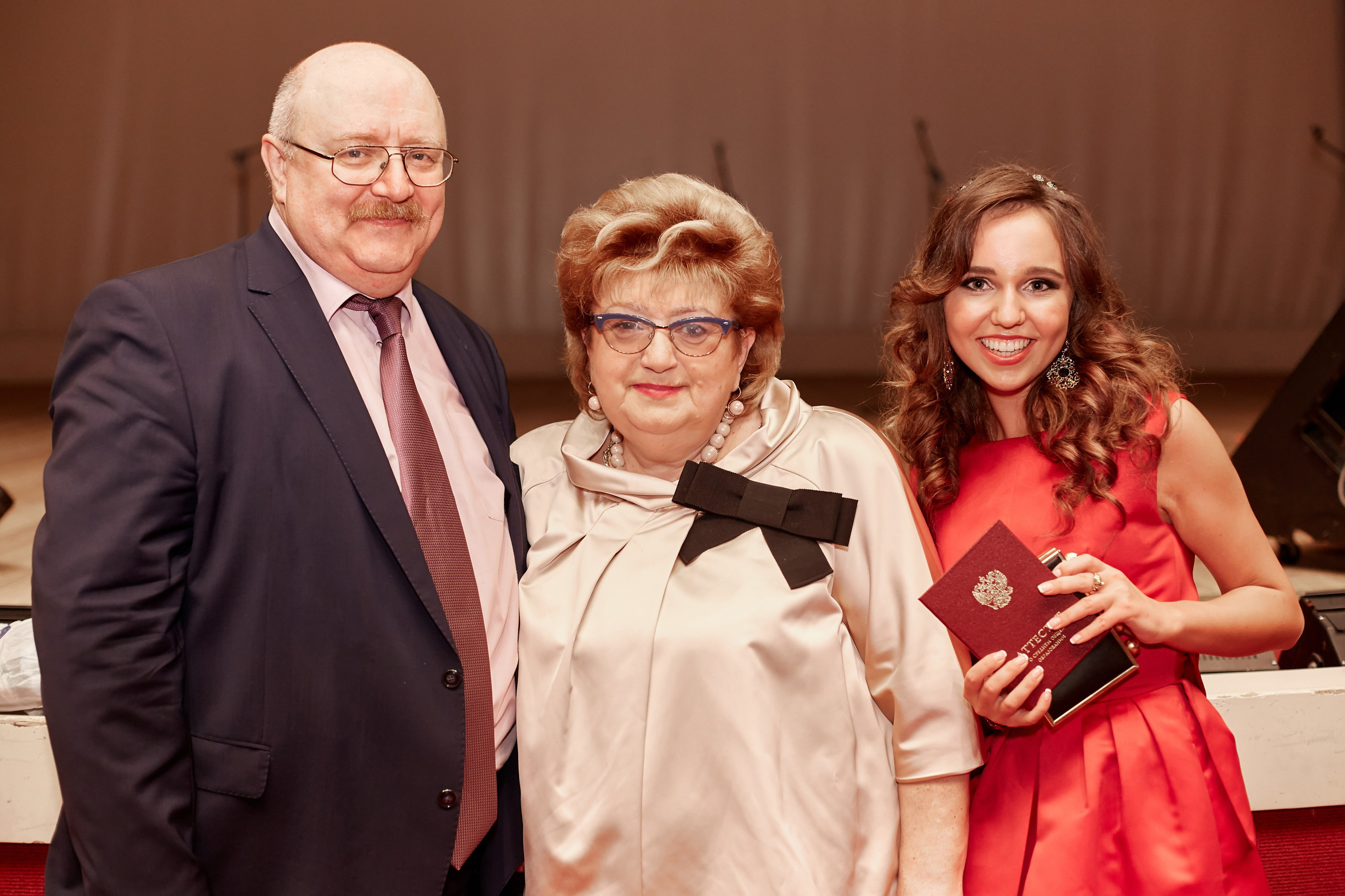 Фотосъёмка вручения школьных аттестатов в Санкт-Петербурге. Фотограф на праздник, корпоратив, День Рождения и Юбилей в г. Санкт-Петербурге Алексей Анкушев