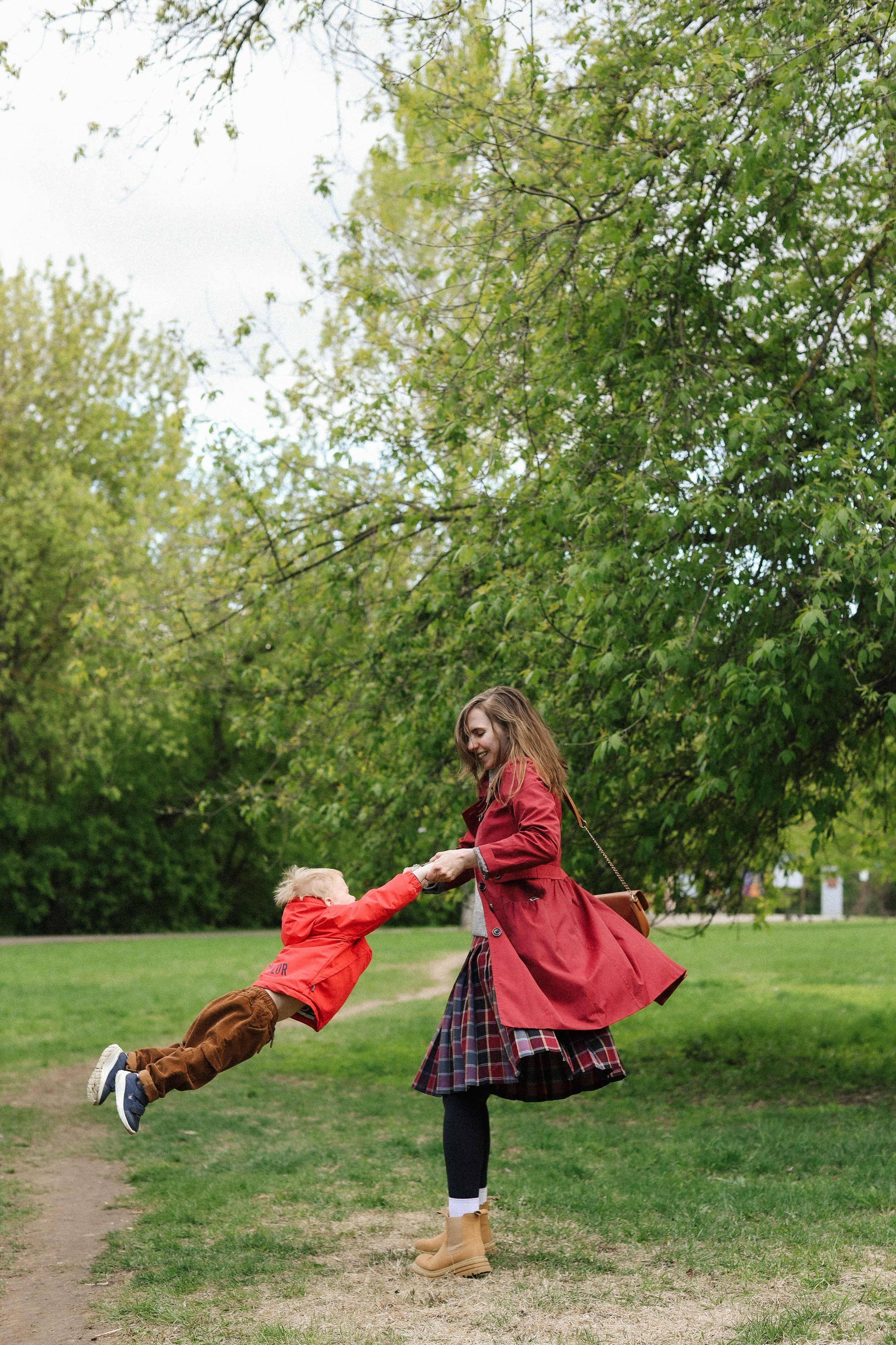 Прогулка мамы с сыновьями. Семейный и lovestory фотограф в Москве Светлана Коняхина
