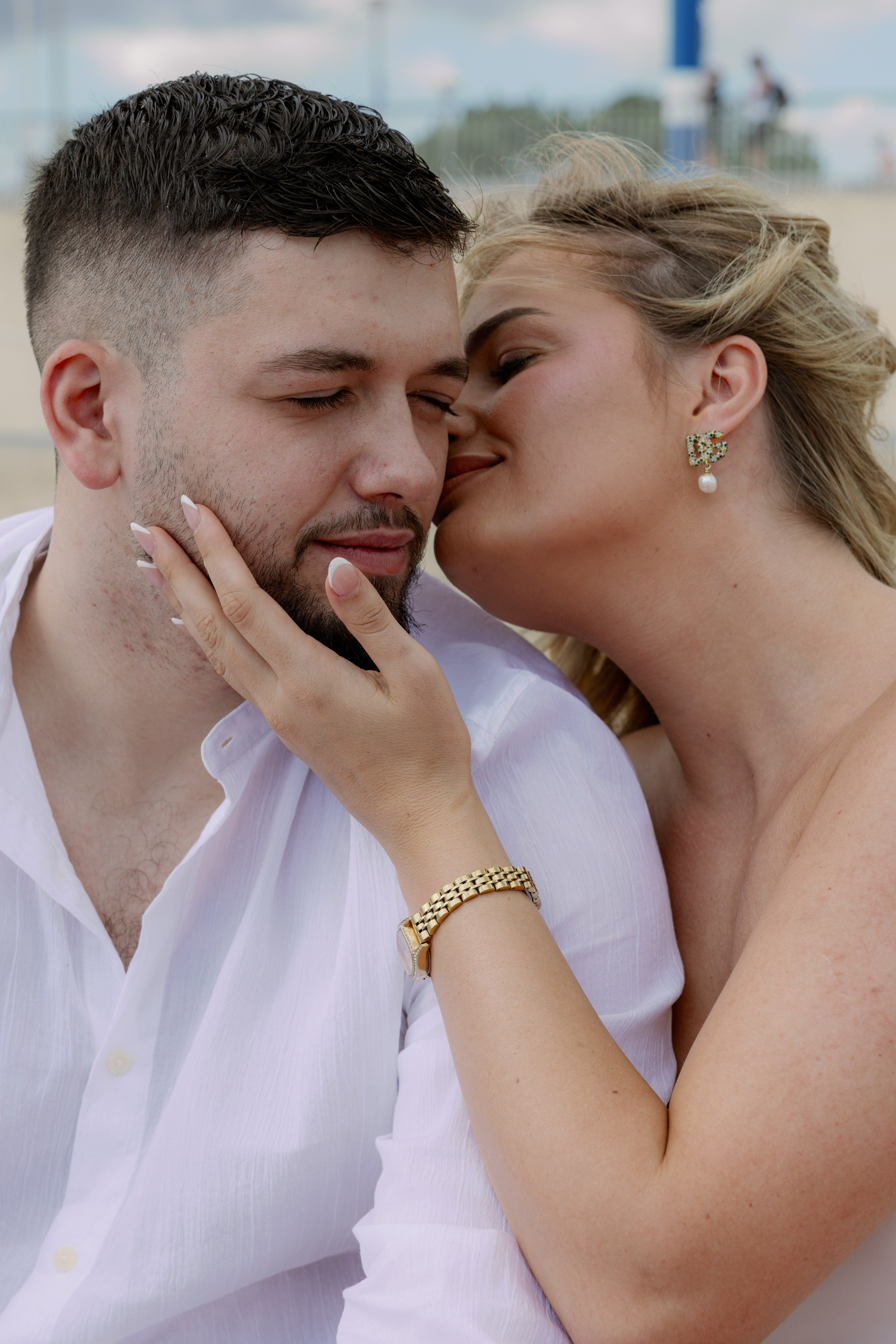 Emotional proposal near the Magic Fountain of Montjuïc