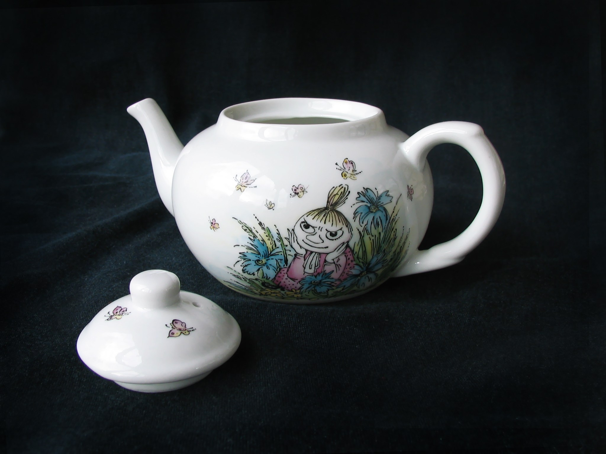 Чайник заварочный Муми-Тролли. Крошка Мю. Роспись фарфора в Санкт-Петербурге