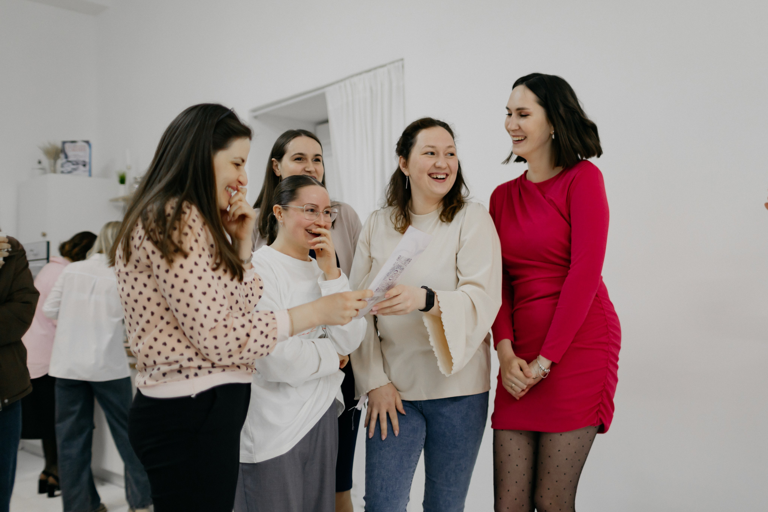 Девичник. Фотостудия «LIGHT ROOM», творческое пространство с полноценной кухонной зоной в Бресте
