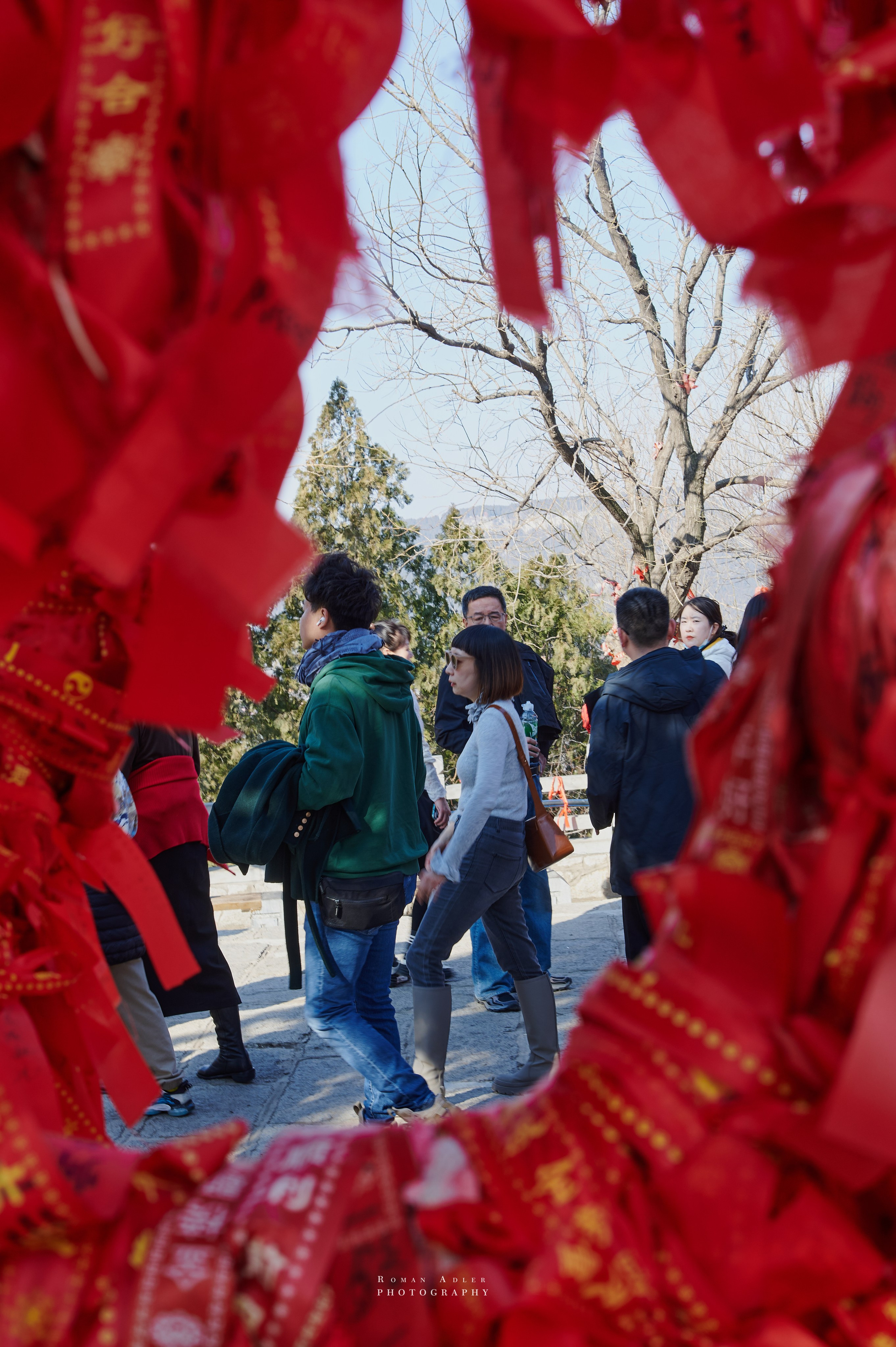 Рассвет на храмовой горе Юнмень. Цинчжоу. Фотограф Роман Адлер