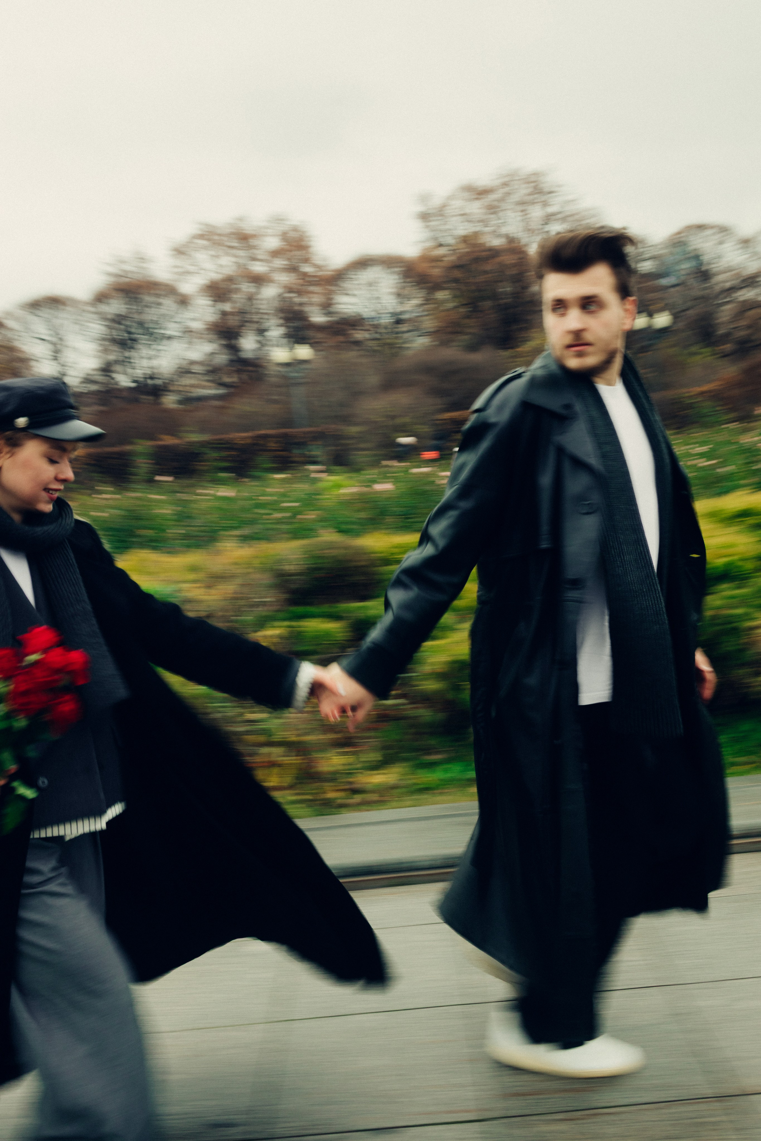 Тим и Кристина, проогулка в парке Горького. Свадебный и портретный фотограф в Москве Кристина Золотова