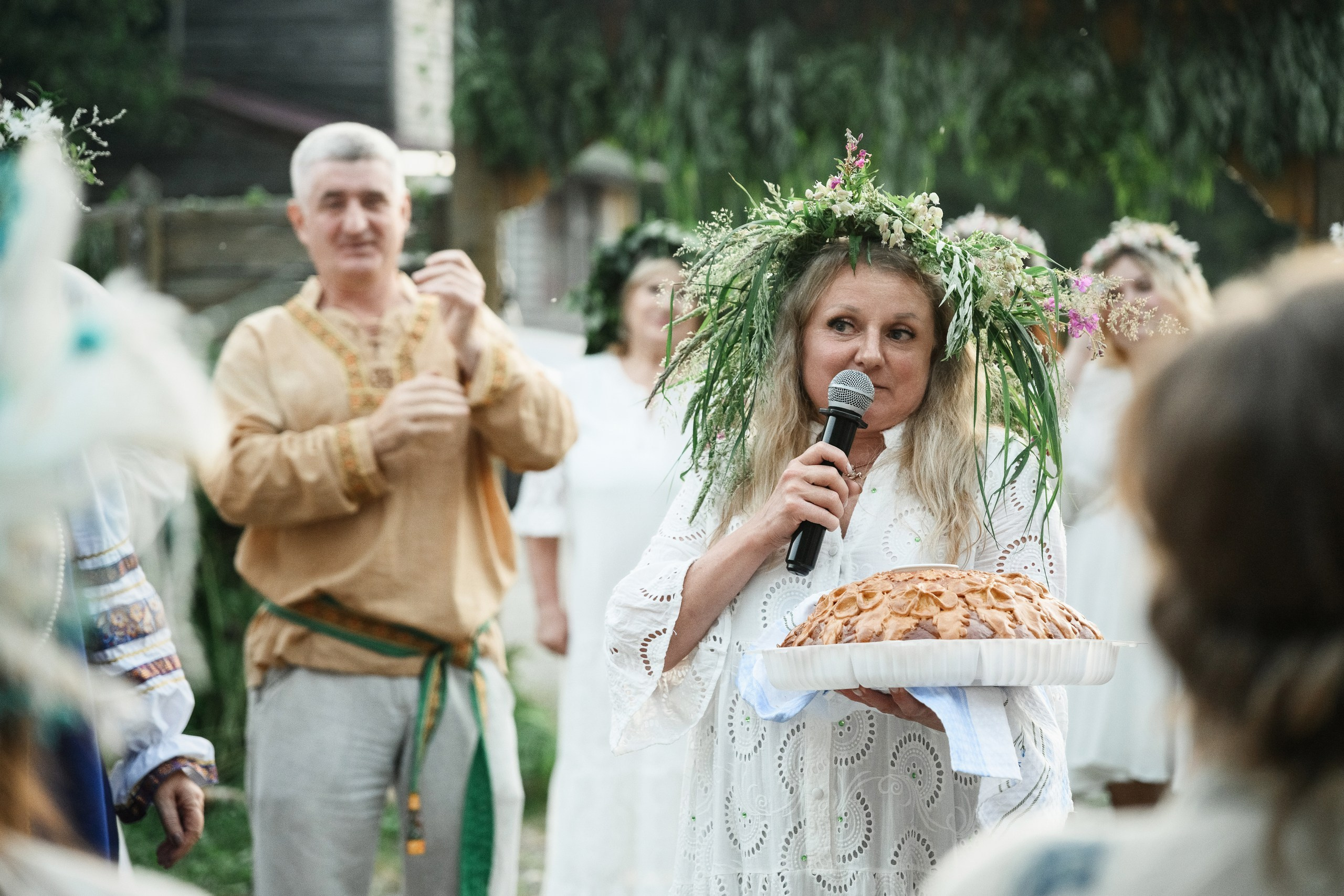 Фотосъемка праздника в этнической деревне в Петропавловске-Камчатском. Яркие народные гуляния и традиционные обряды в этническом стиле. Профессиональная съемка фольклорного фестиваля в Петропавловске-Камчатском. Колоритные кадры с участием местных жителей в национальных костюмах. Запечатленные эмоции и атмосфера этнического праздника на Камчатке.