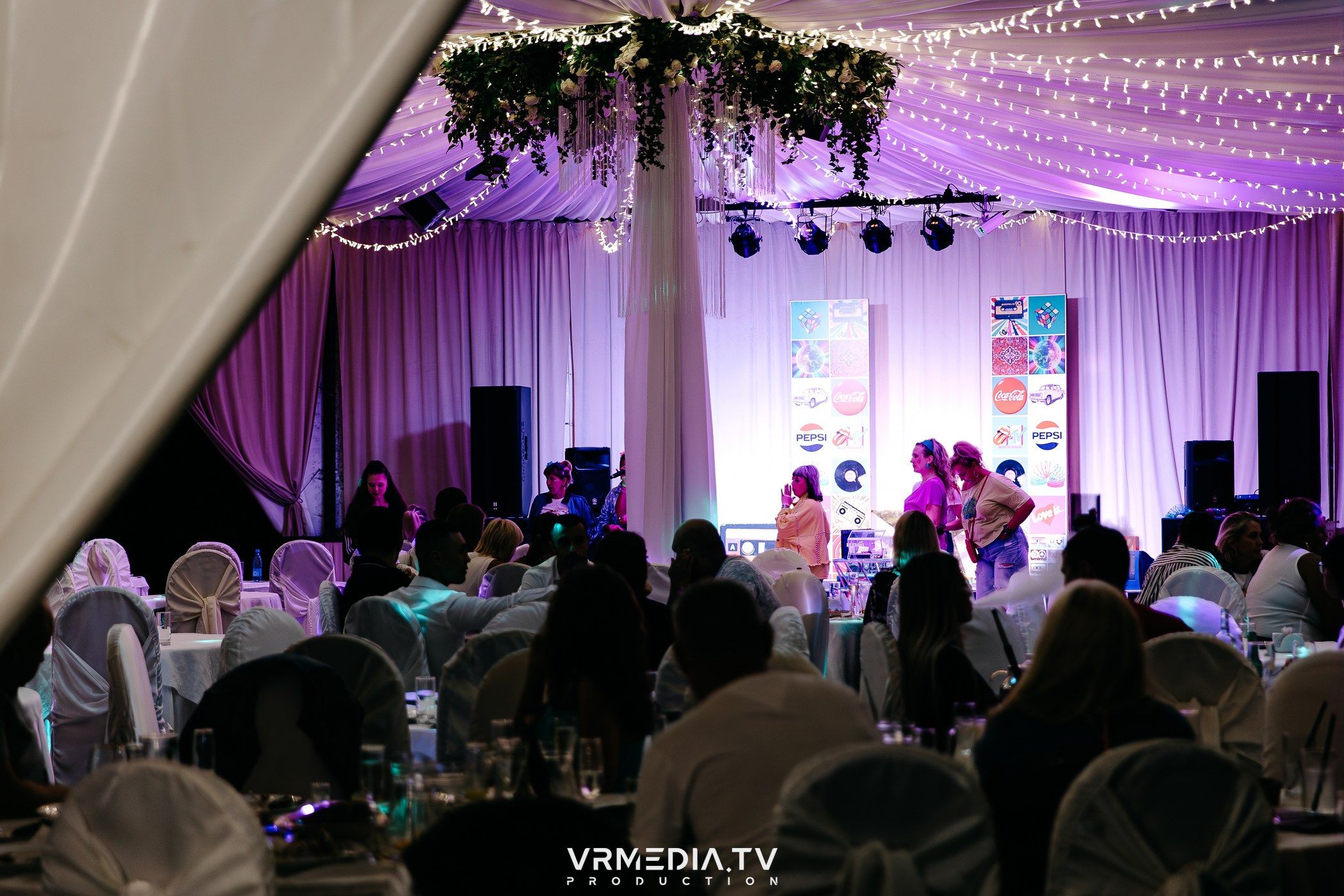 «Назад в 90-е!» в ресторане «Империя»