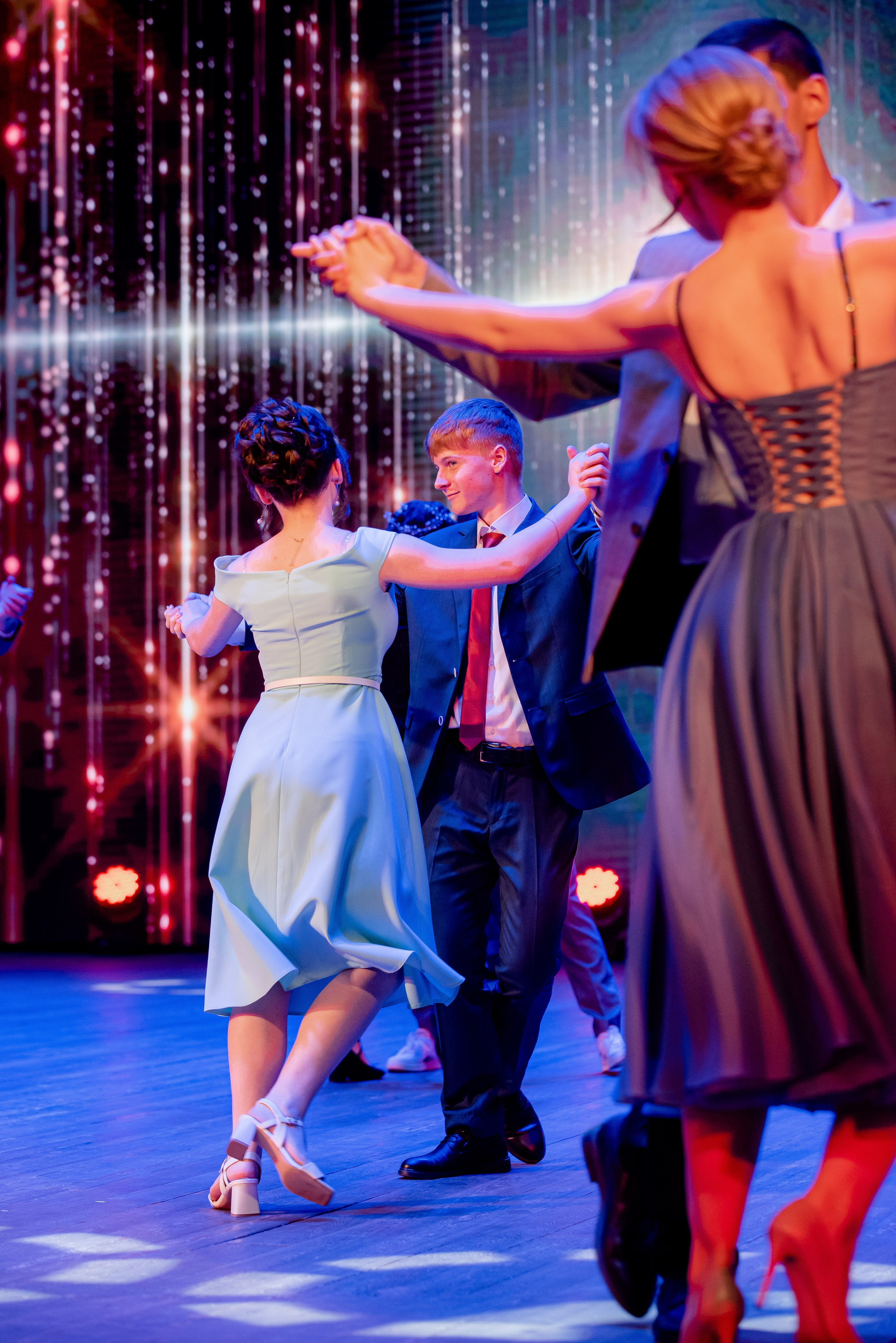 30 Школа. Вручение и Банкет. ДК Юбилейный и Банхоф. Фотограф в Волгограде и Волжском Александр Горбань