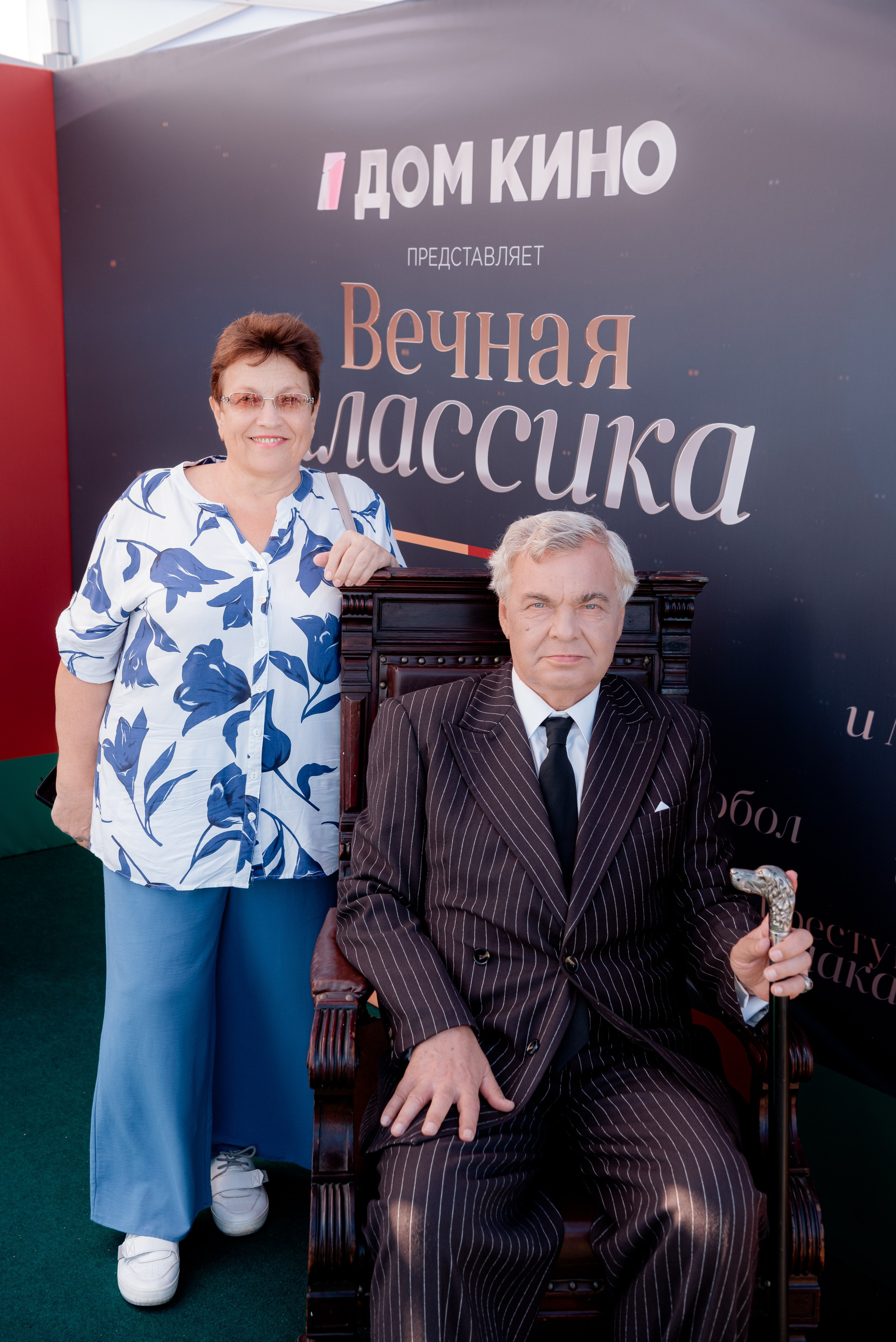 Портретные фото с артистами в палатке Триколор Дом Кинов на день города Волгоград. Фотограф в Волгограде и Волжском Александр Горбань