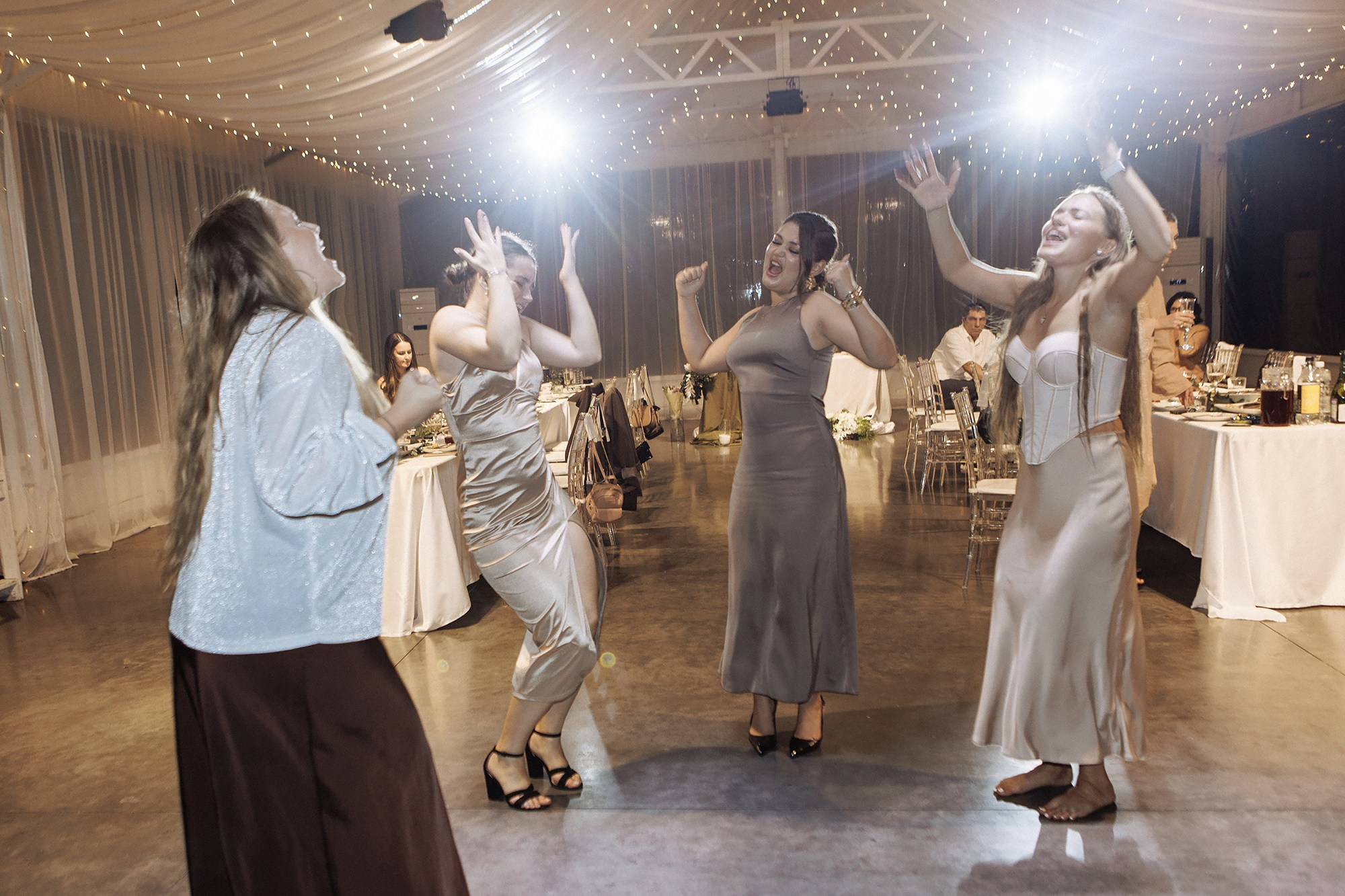 Саша и Вика 5.09.25. Свадебный фотограф Владивосток Алина Гевондова