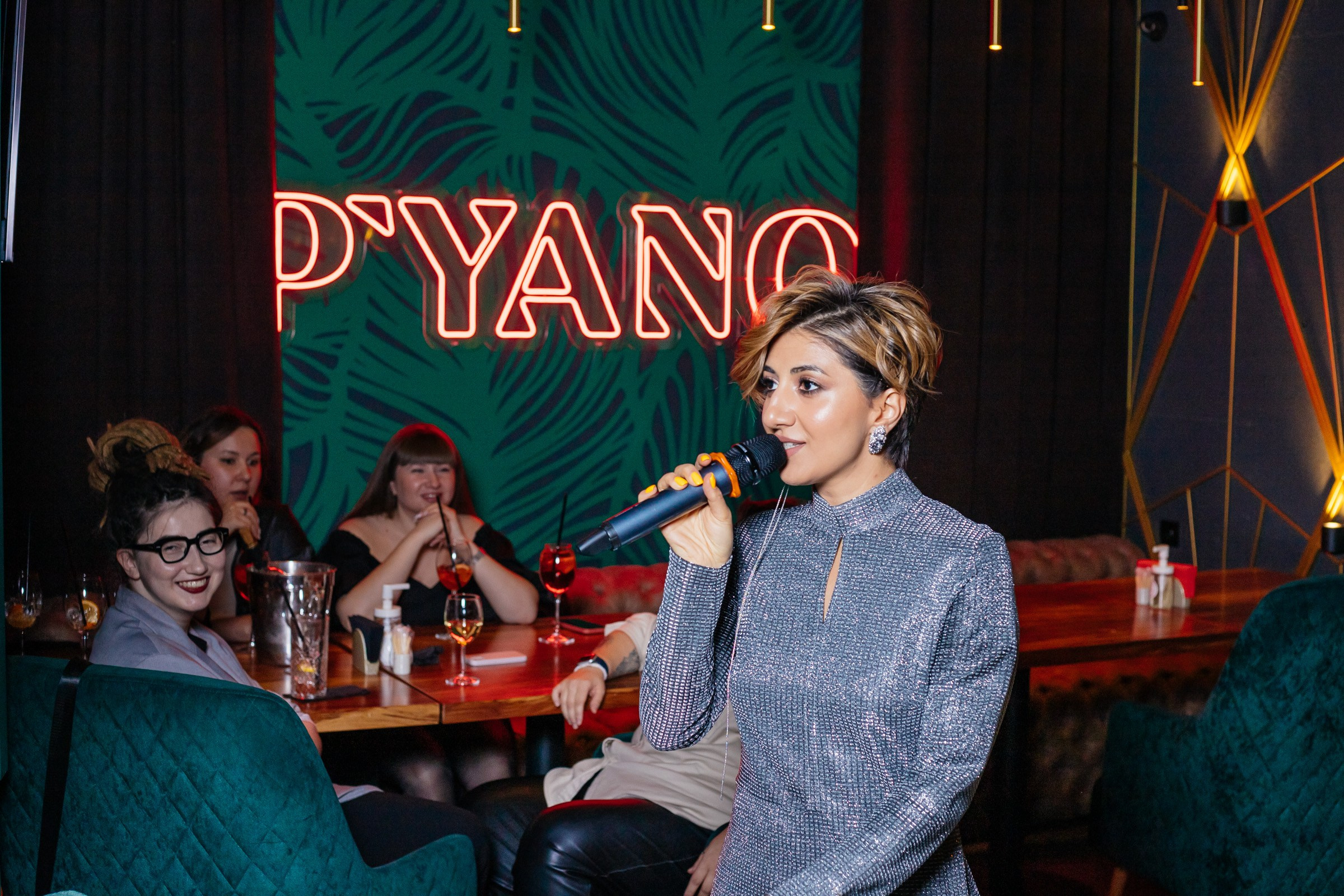 КАРАОКЕ БАР P'YANO. Репортажный и портретный фотограф в Екатеринбурге Гизатуллин Марат