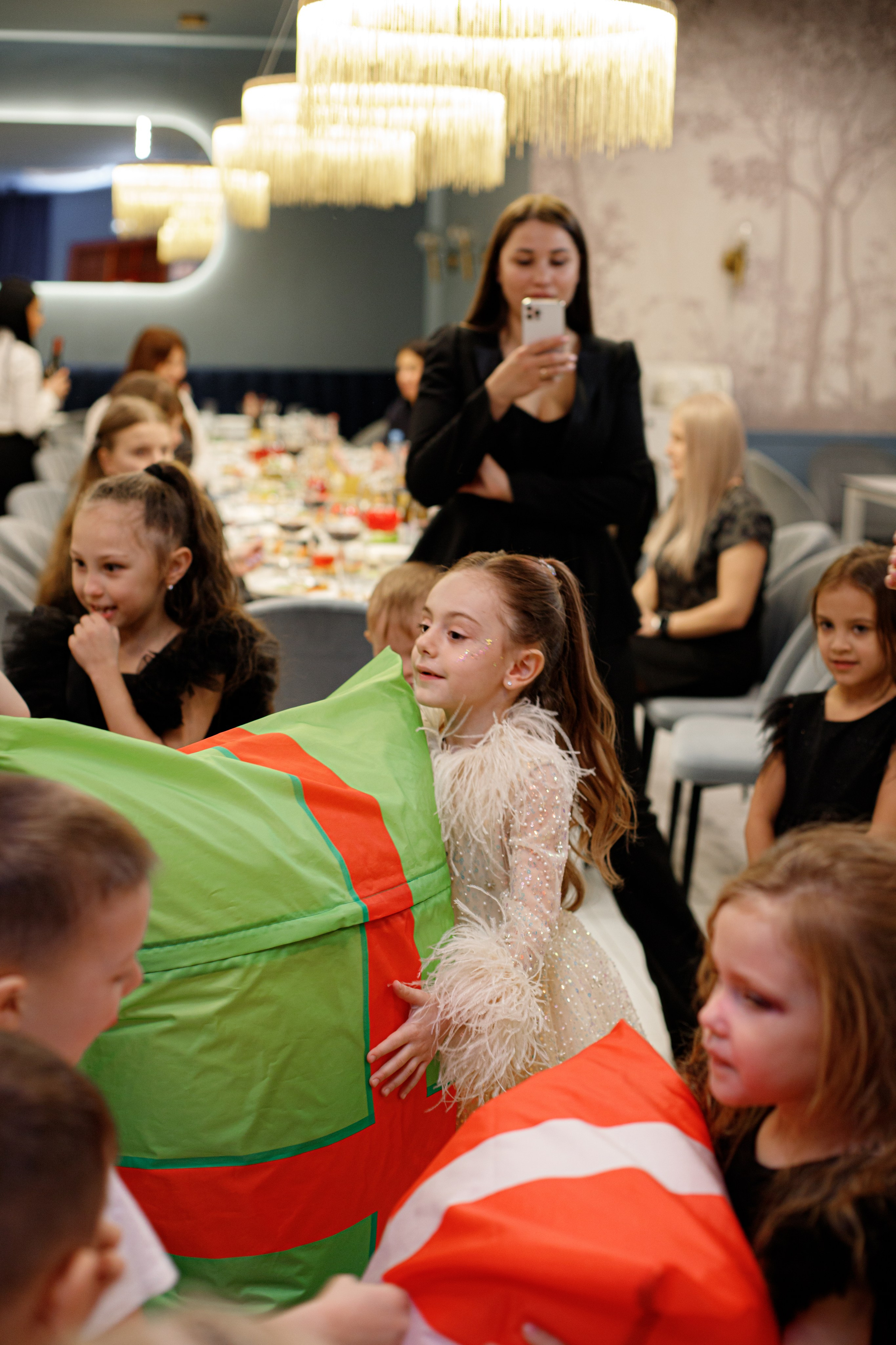 ASIA'S BIRTHDAY PARTY. Photokarish