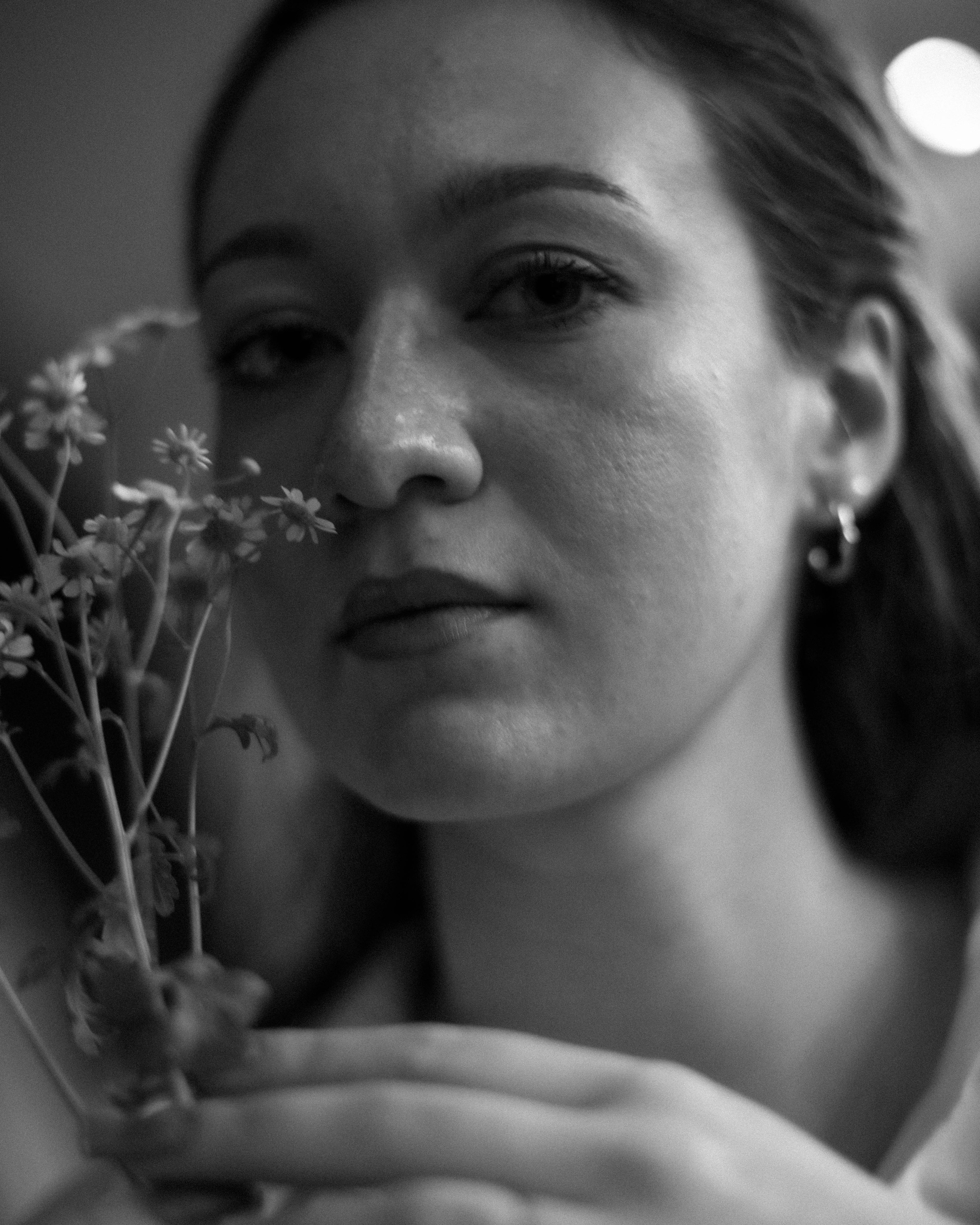 Настя. Женский фотограф. Создатель украшений ручной работы. Модель