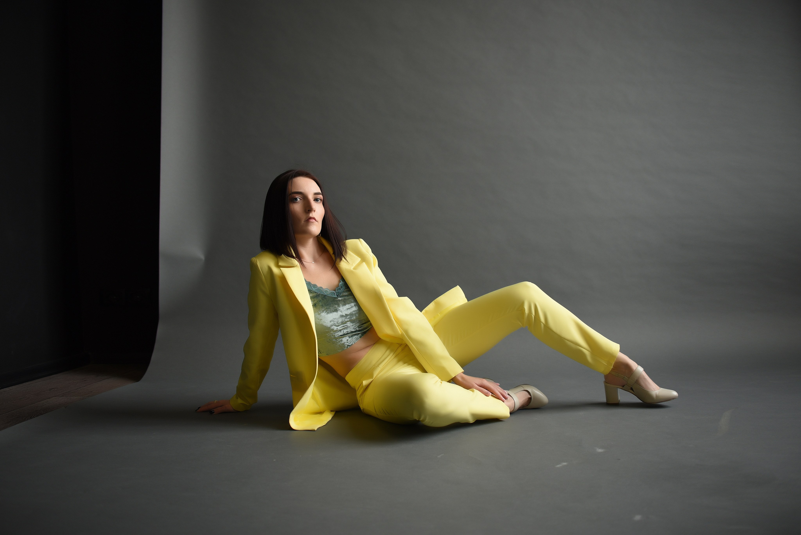 Индивидуальная студийная. Свадебный, семейный, детский, контент фотограф в Омске Максим Ильин