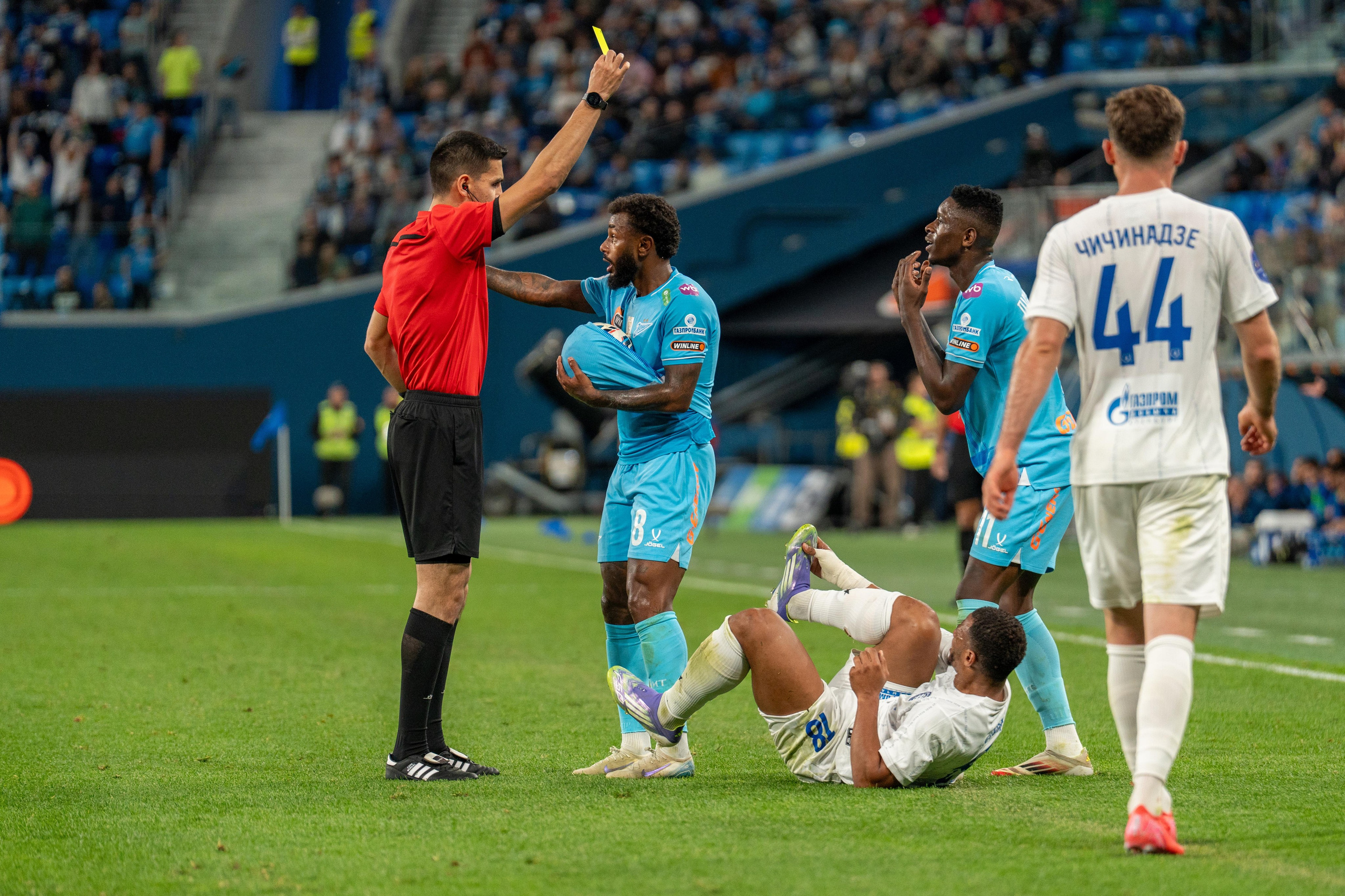 Зенит — Оренбург: репортажная съёмка матча РПЛ в Санкт-Петербурге | Антон Гауф. Спортивный фотограф в Санкт-Петербурге | Антон Гауф