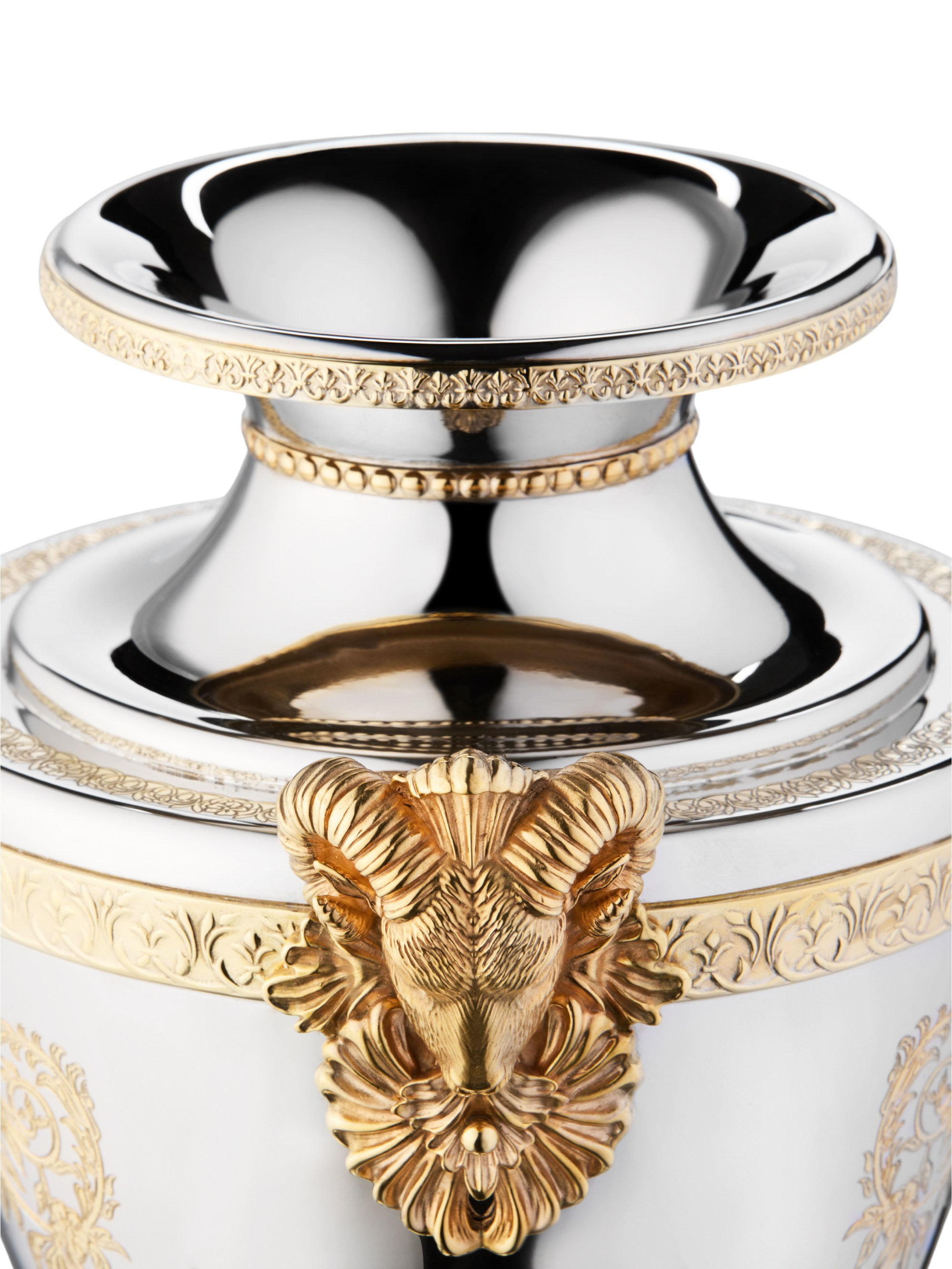 Вазы и конфетницы. Сайт о предметной, имиджевой и портретной фотографии, фотограф Фил Киреев