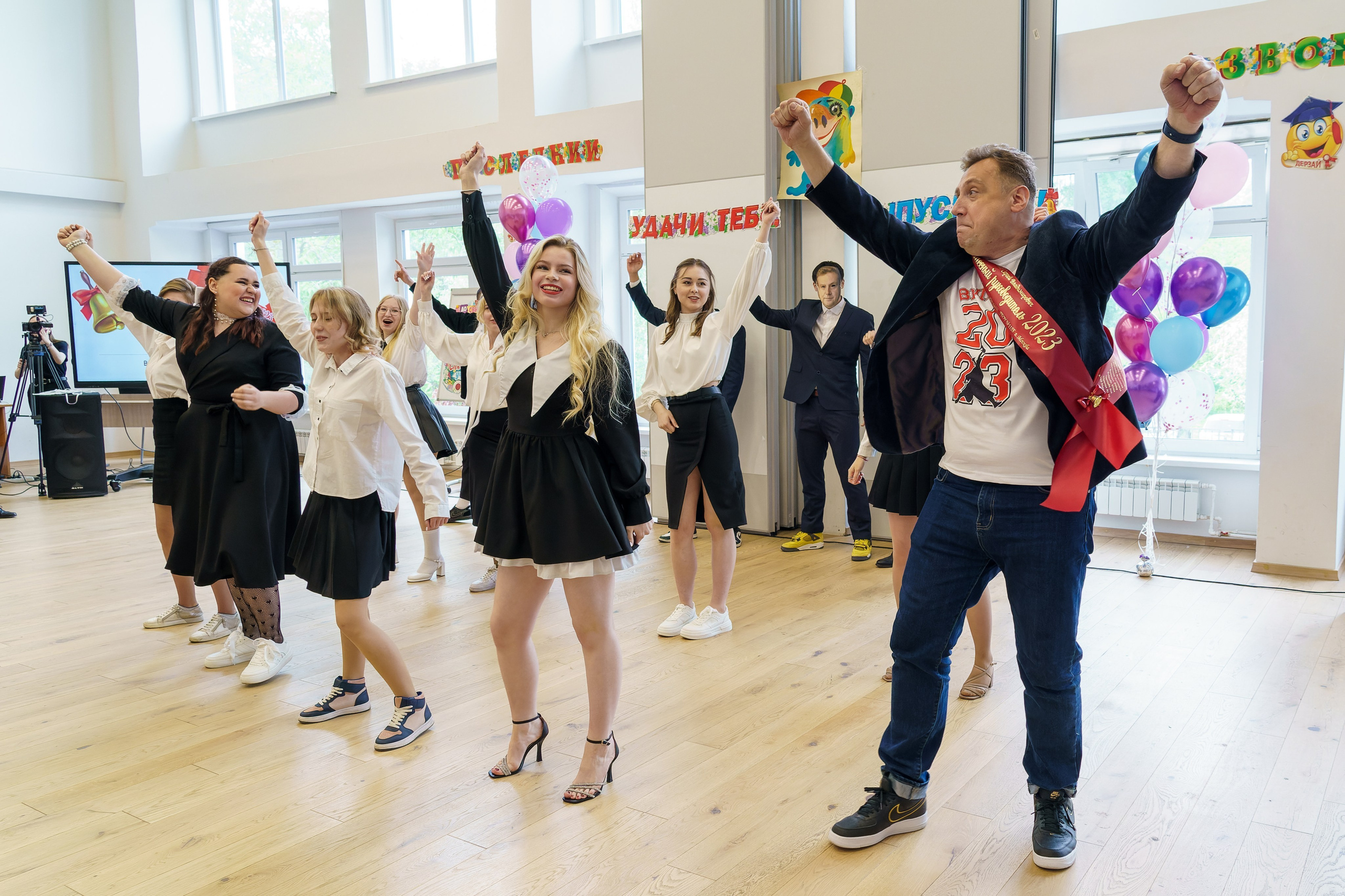 Фотосъёмка последний звонок, выпускной, бал. «Студия DRONAVT`s» — видеосъёмка и фотография г. Москва