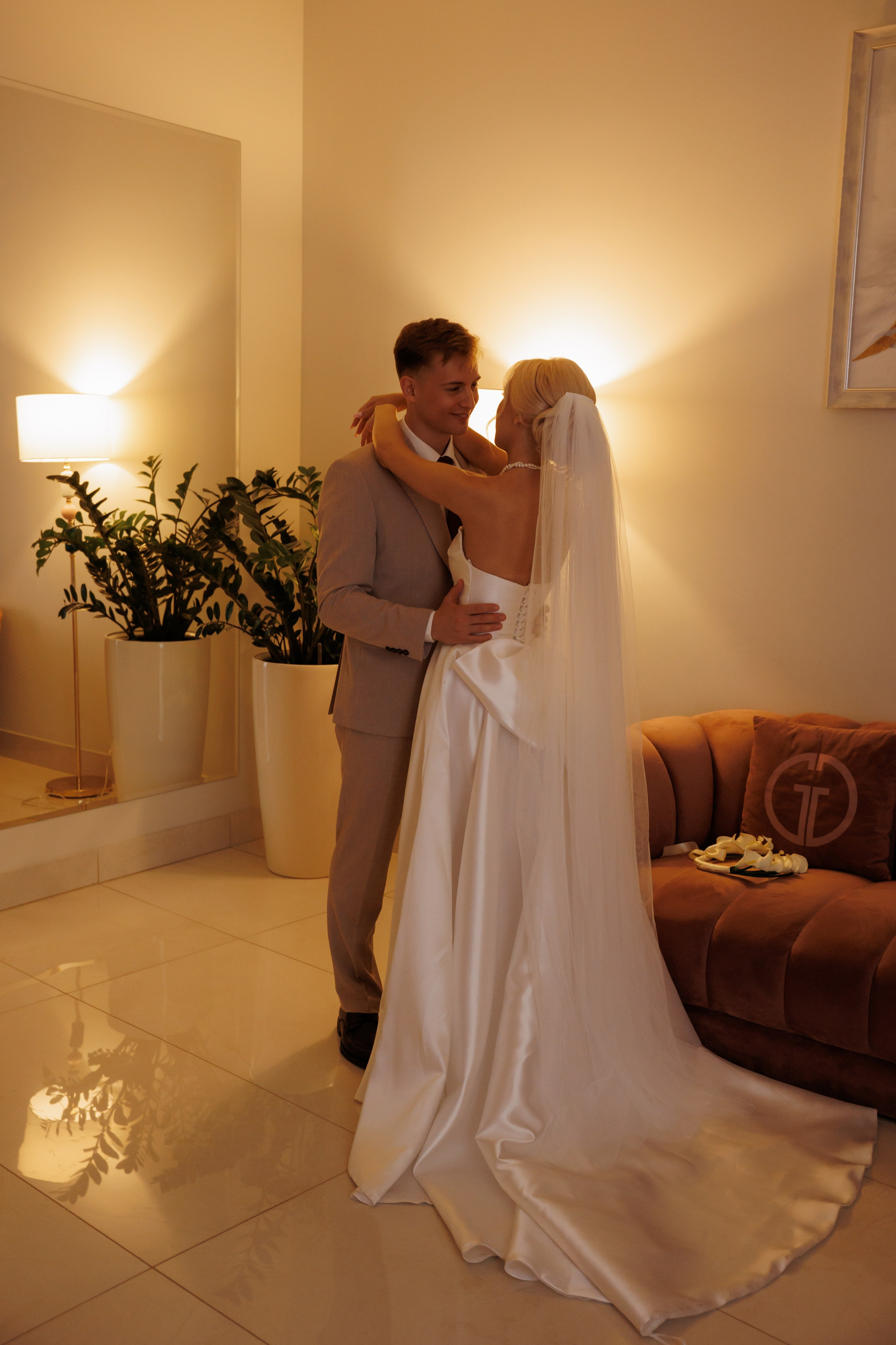 Отель «Милан», Шипиловский ЗАГС, прогулка в парке Царицыно. Свадебный и репортажный фотограф (Москва, Королев и другие)