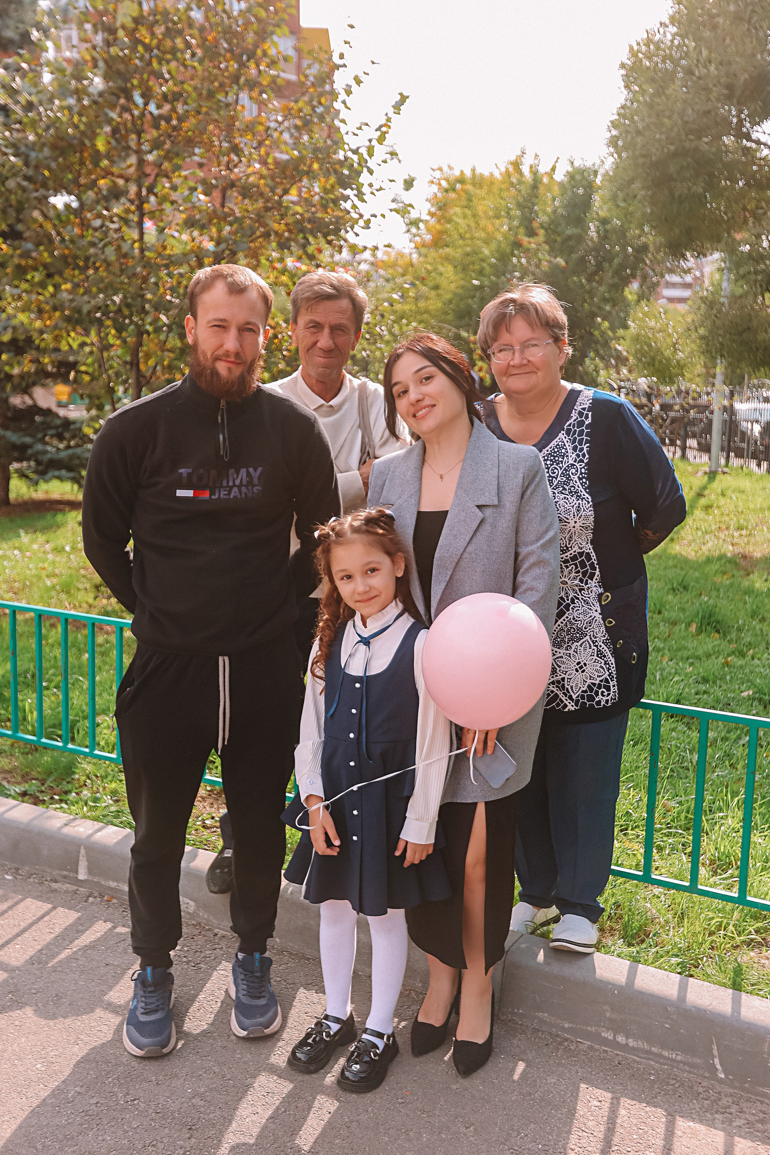 1 сентября линейка+кл час+портреты. Семейный фотограф Тюмень, фотограф на роды Салмина Мария