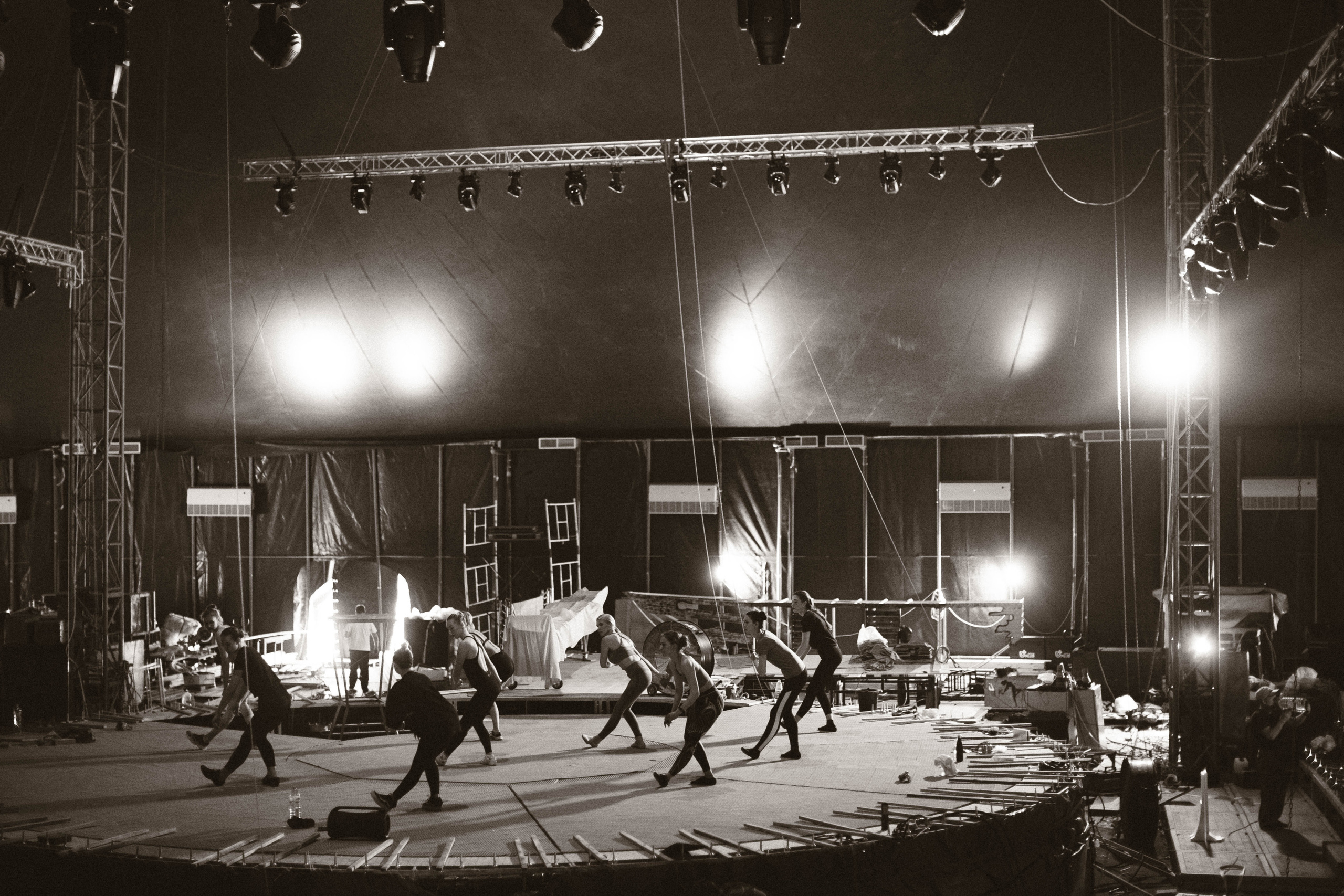 Подготовка шоу Сочи парк. Фотограф Кристина