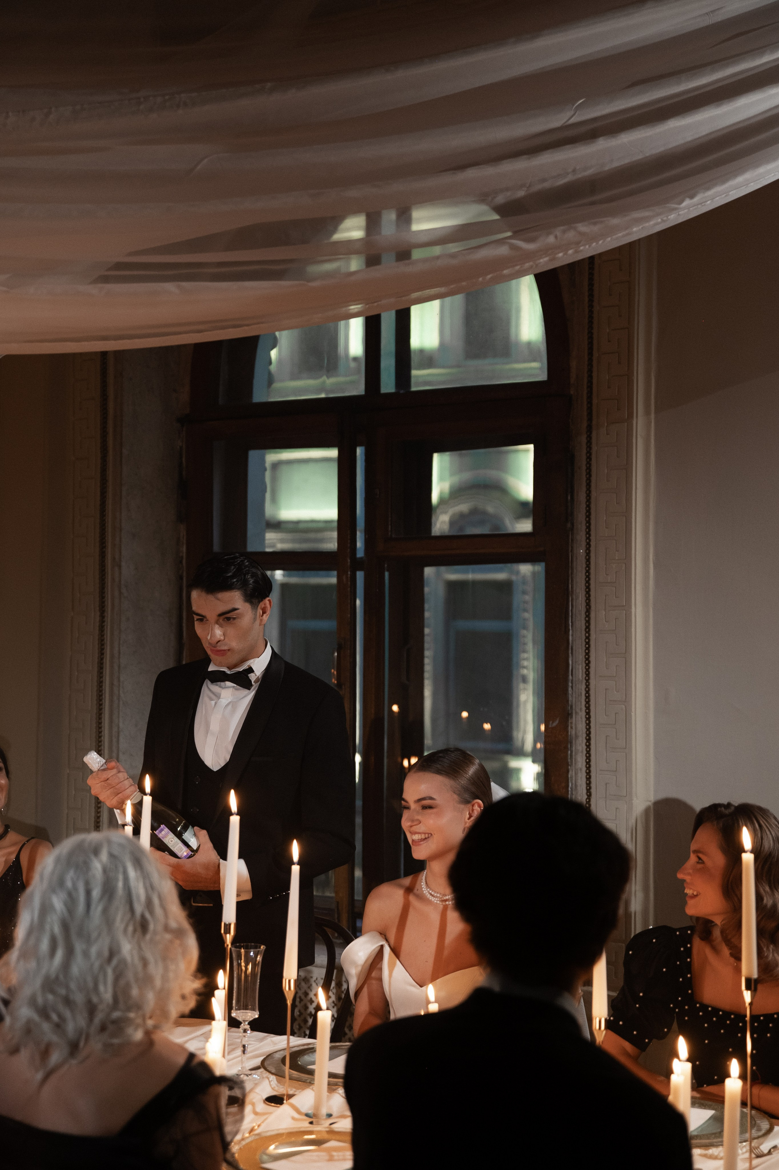 Камерный свадебный ужин при свечах в старинном особняке в фотостудии 21. Kult. Ярослава Ерина — свадебный фотограф в Москве