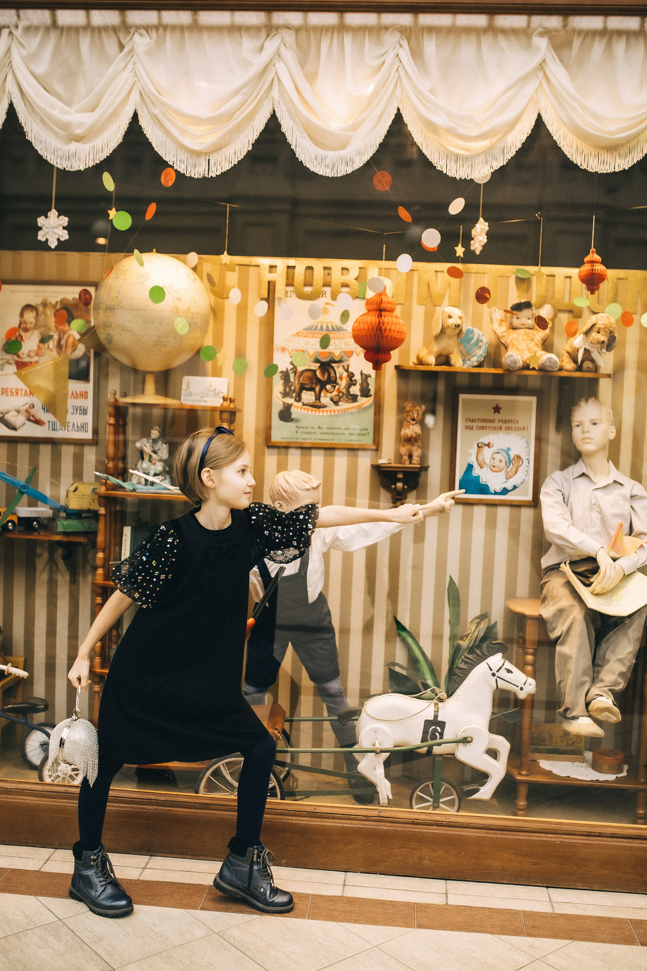 Новогодний ГУМ. Надя и Алиса!. Профессиональный фотограф, Москва |Видное Елена Елизарова