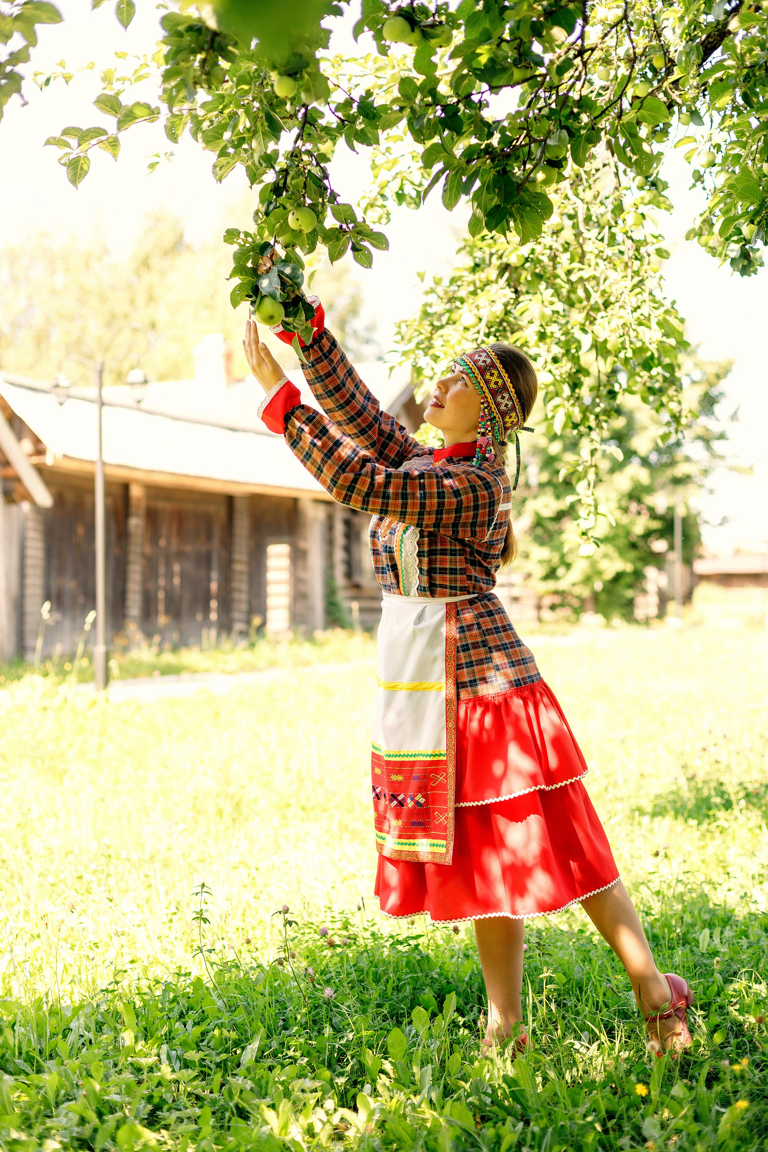 Фотосессия с Екатериной Анисимовой в Ибресинском этнографическом музее. Портретный и репортажный фотограф в Чебоксарах Андриян Чаркин