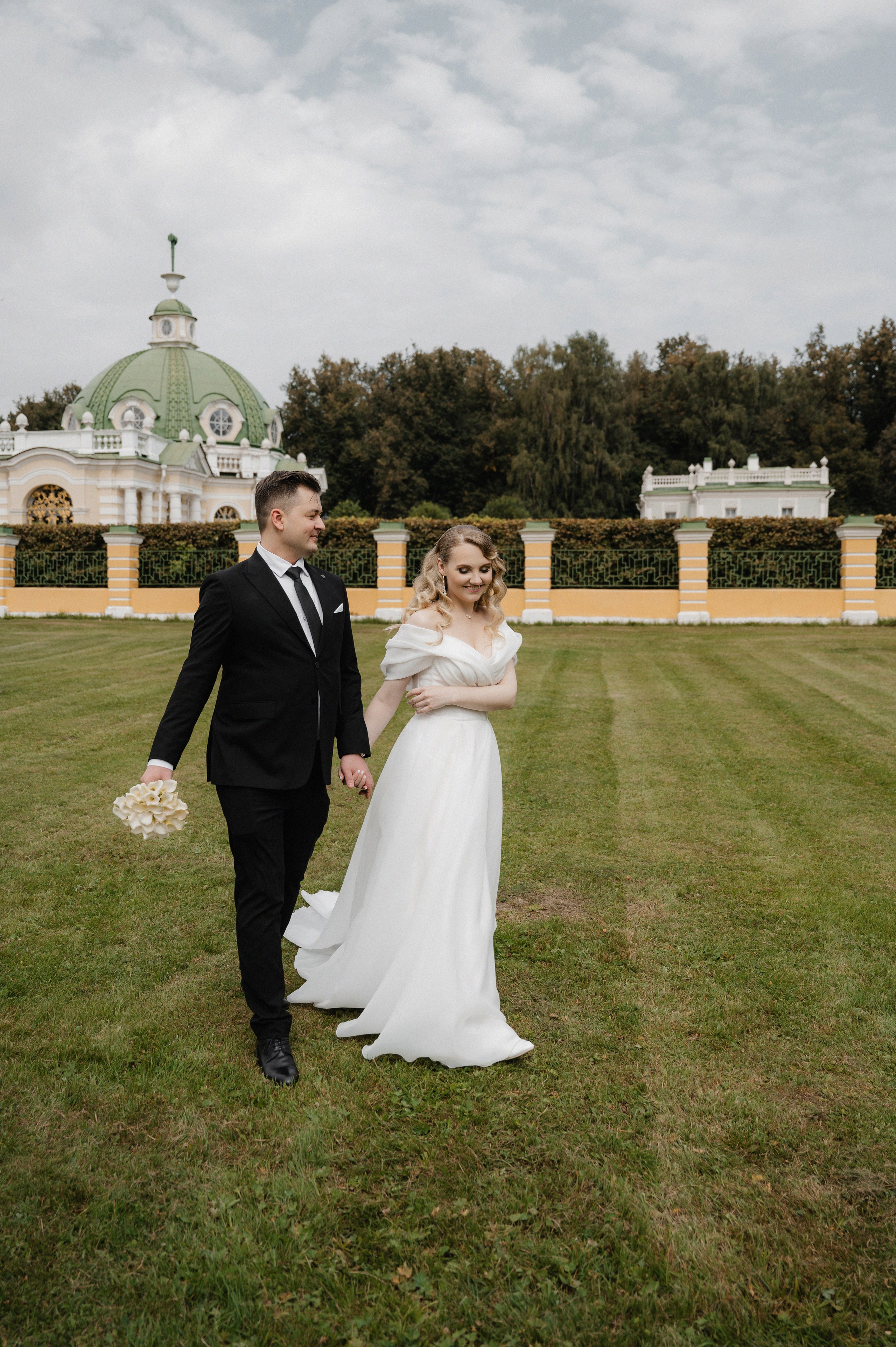 Илья и Ольга.Кусково. Свадебный фотограф Раменское-Москва