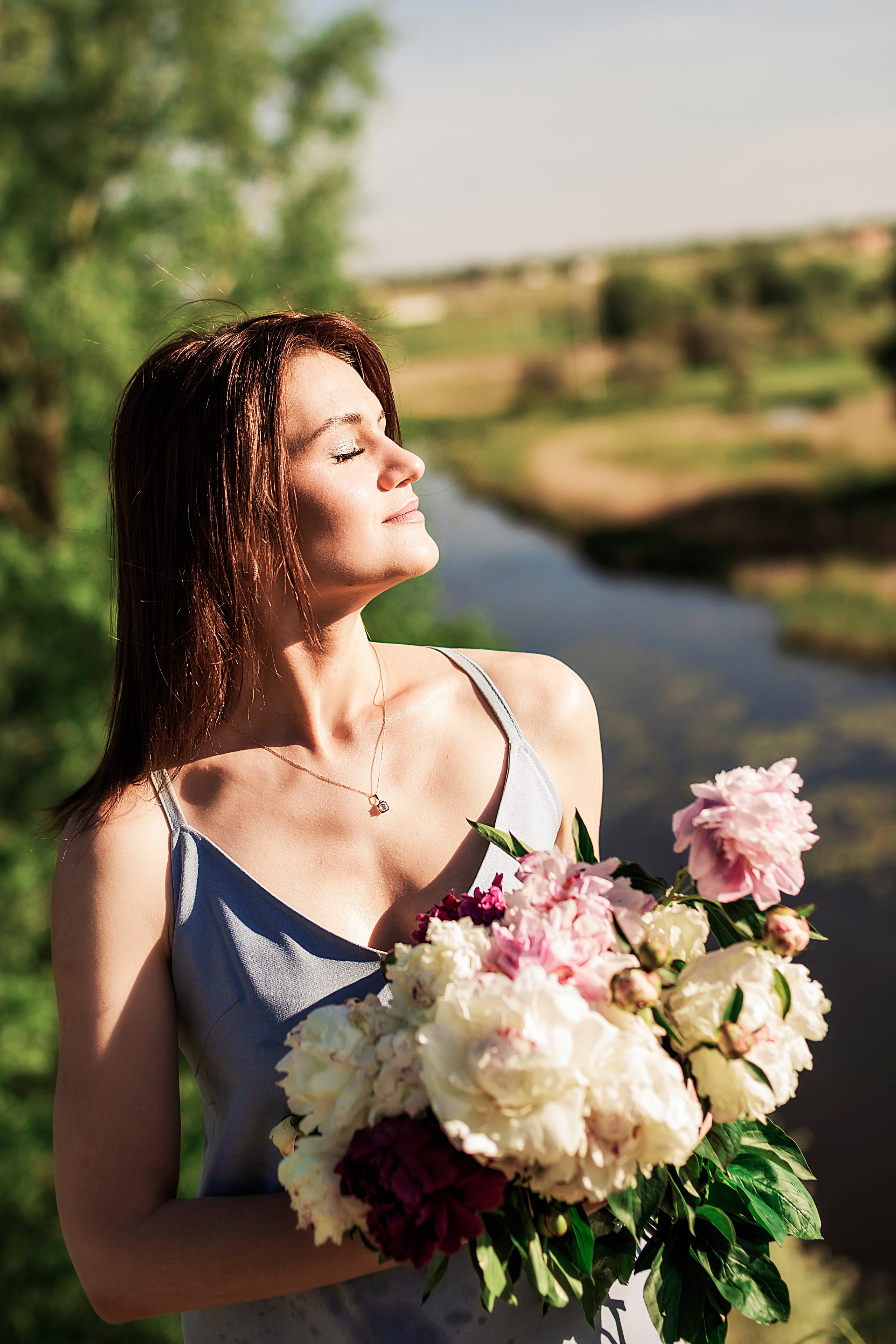 Фотосессия с пионами. Семейный фотограф в Саратове