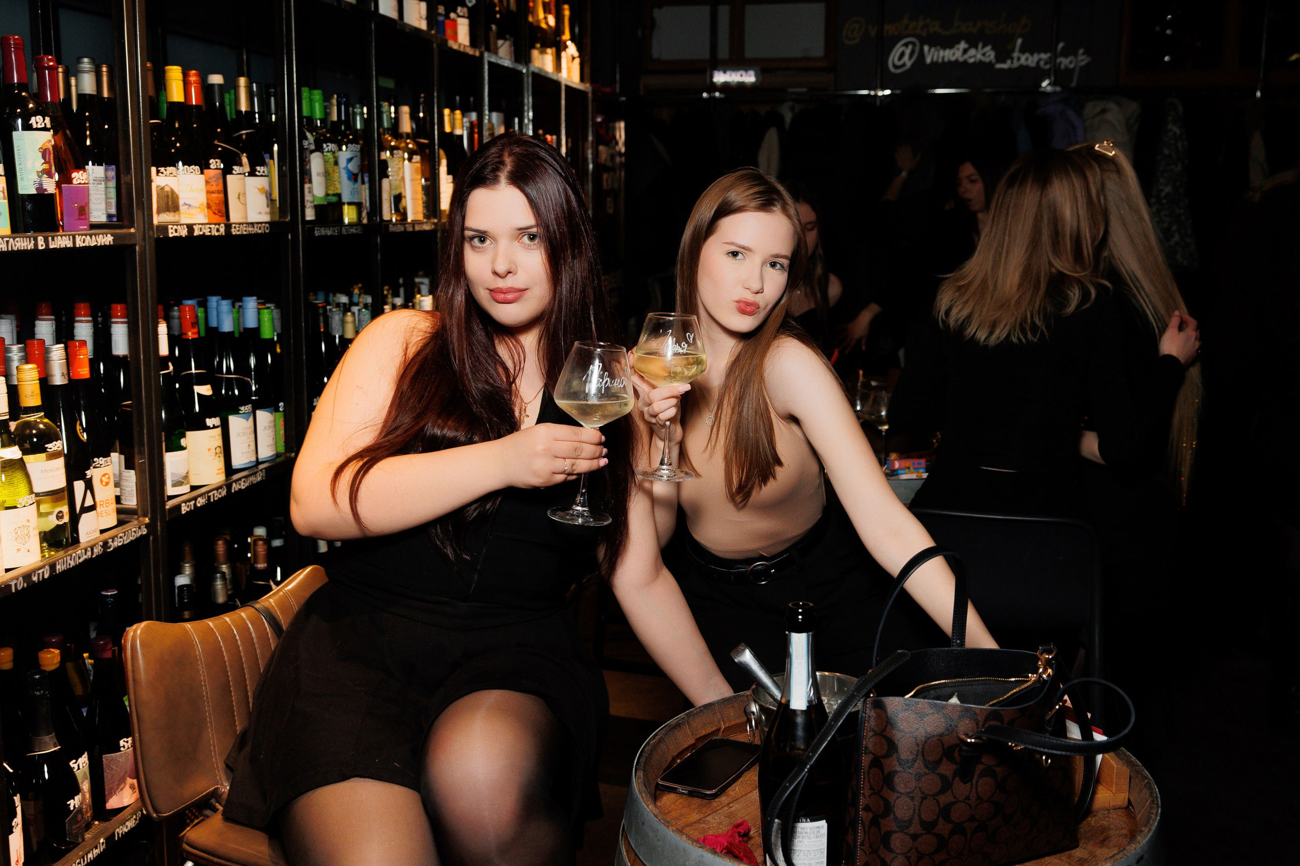 ВИНОТЕКА — 8 МАРТА. СВОИ. ФОТООТЧЕТЫ-СОБЫТИЯ-МЕСТА