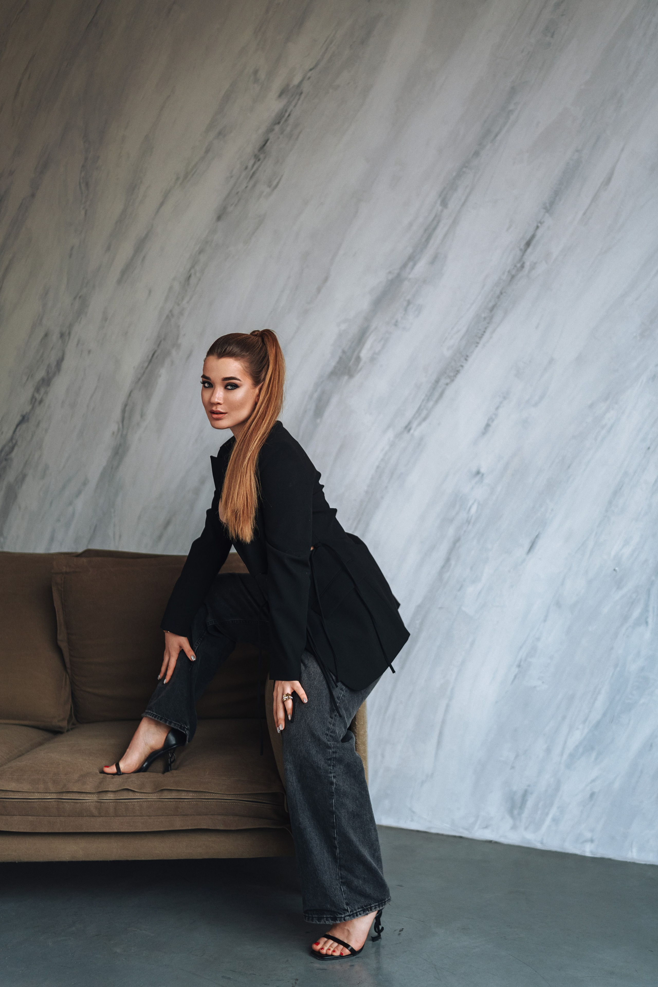 Женский портрет (в интерьере). Свадебный и портретный фотограф в Симферополе и Крыму