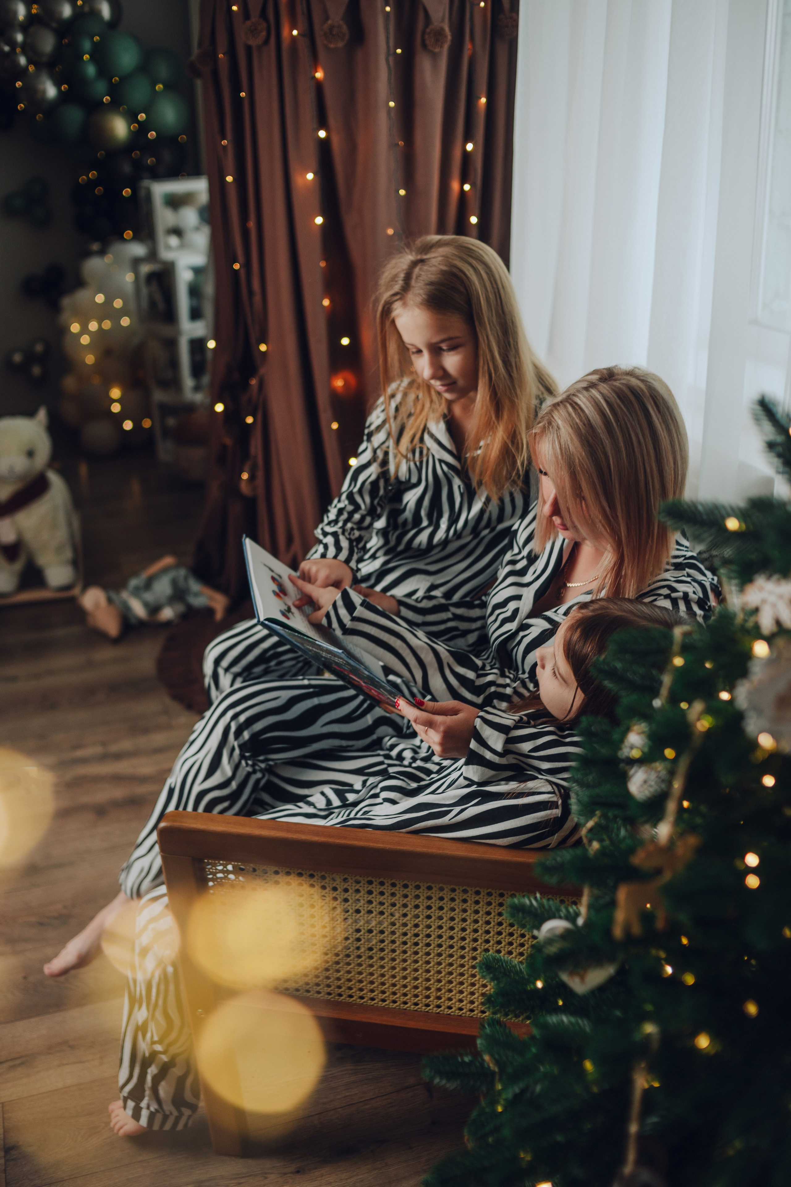 Оля и ее доченьки. Фотограф Брянск