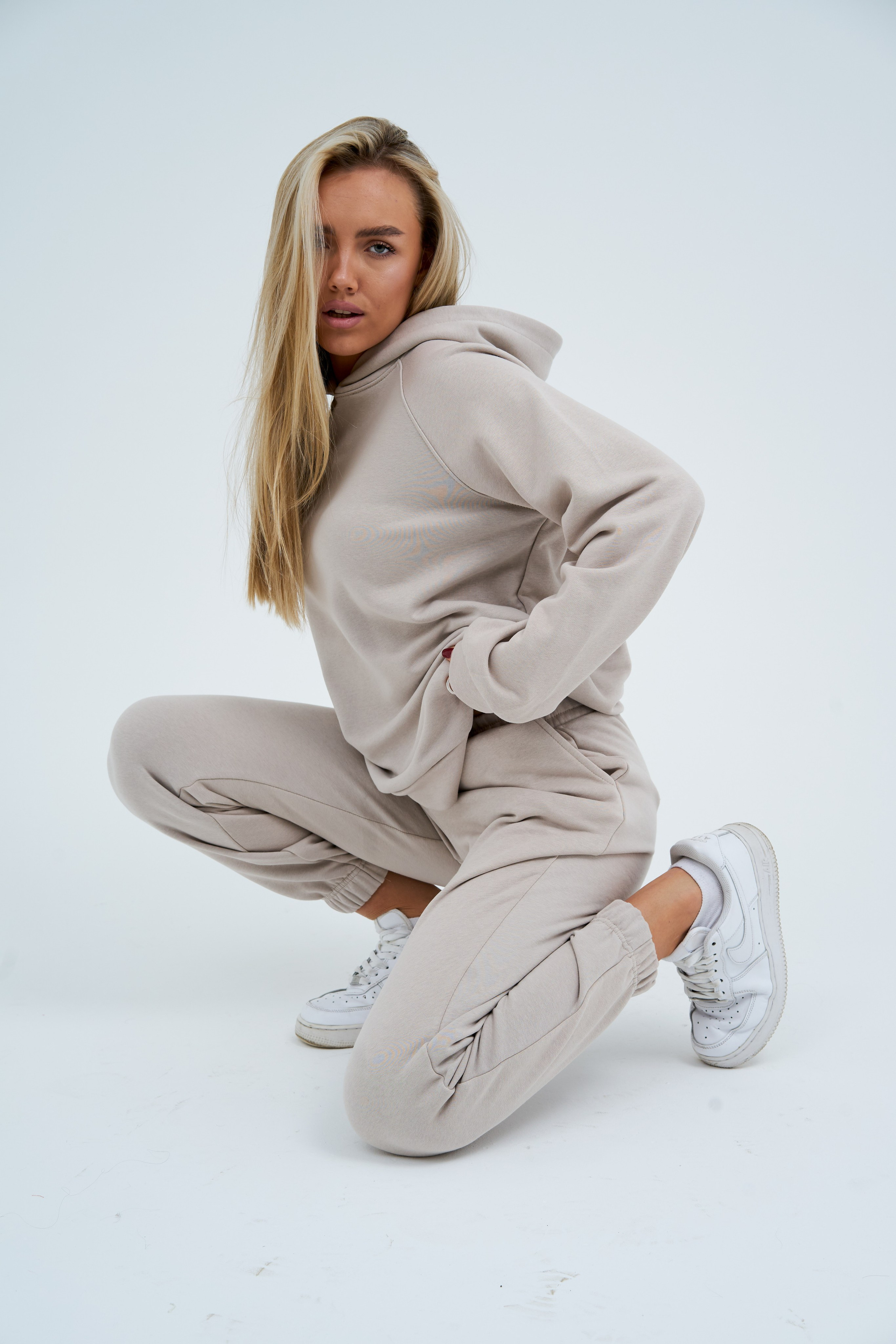 Съемка для рекламы одежды на маркетплейсах. Фотограф Екатеринбург Кокшарова Александра