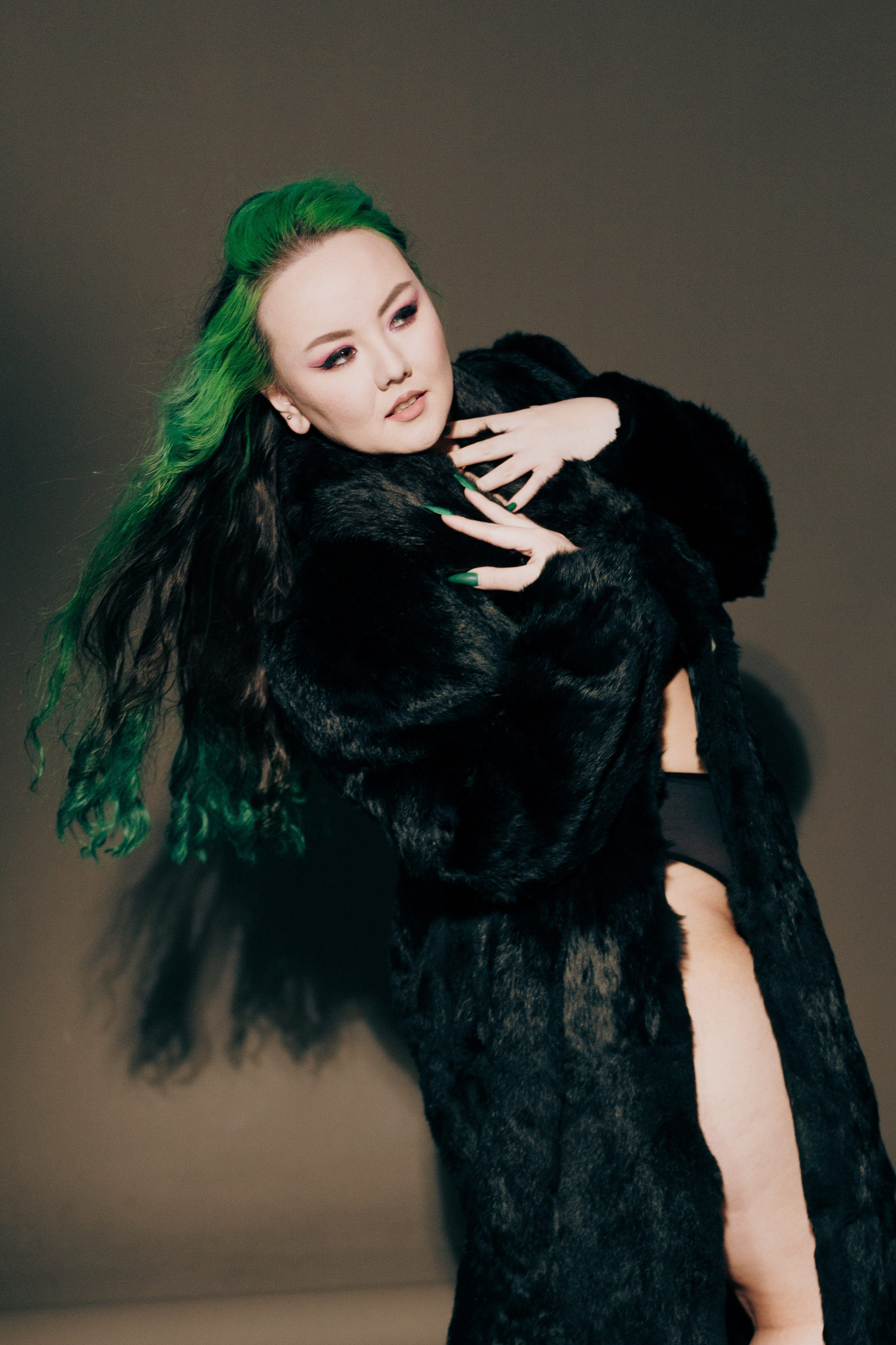 Ася. Студия