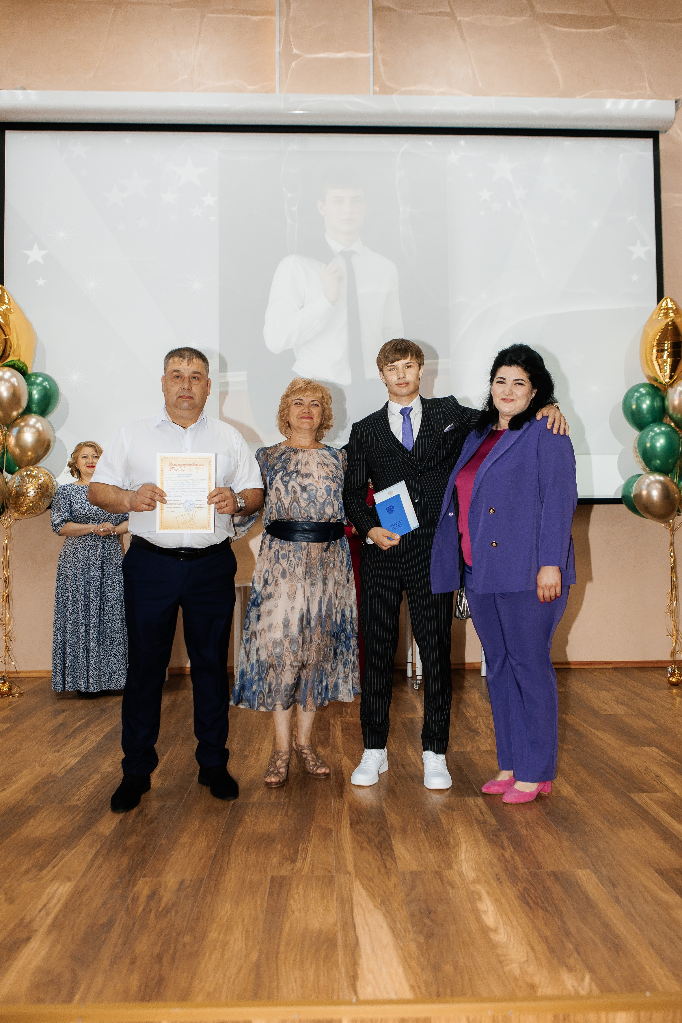 Выпускной Гимназия 12 2024 г. Свадебный и портретный Фотограф в Липецке Дмитрий Котюков