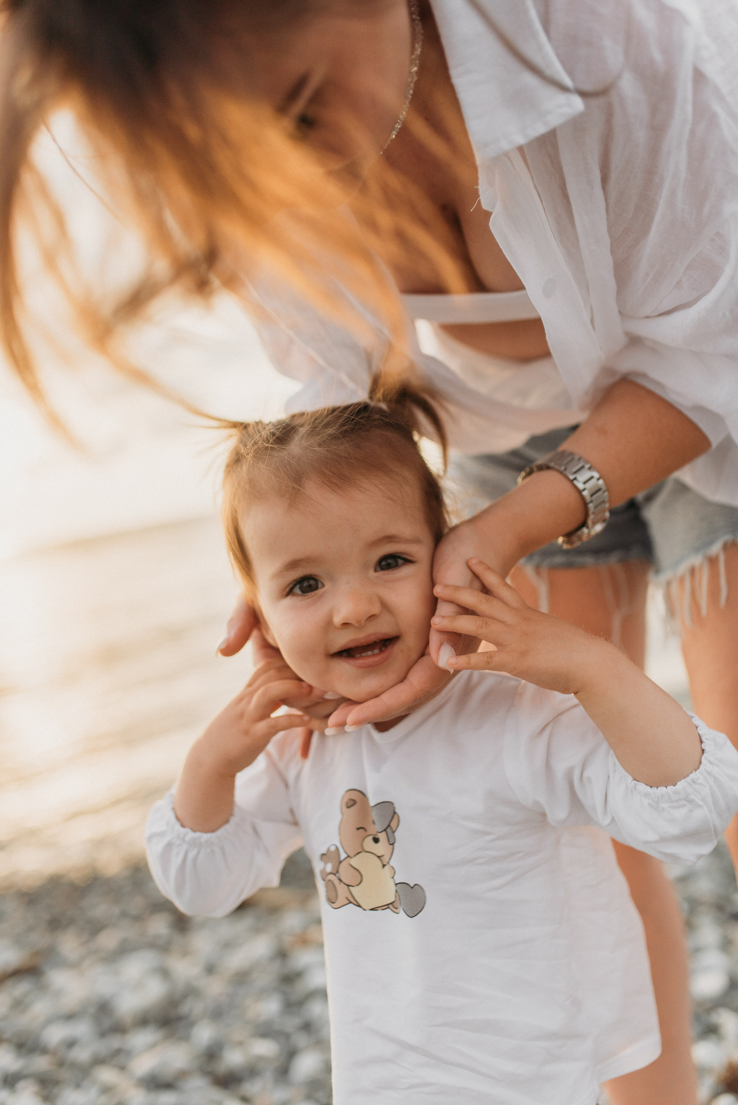 Семейная фотосессия на море на пляже в Сочи и Сириусе. Фотограф в Сочи — Маргарита Поганова