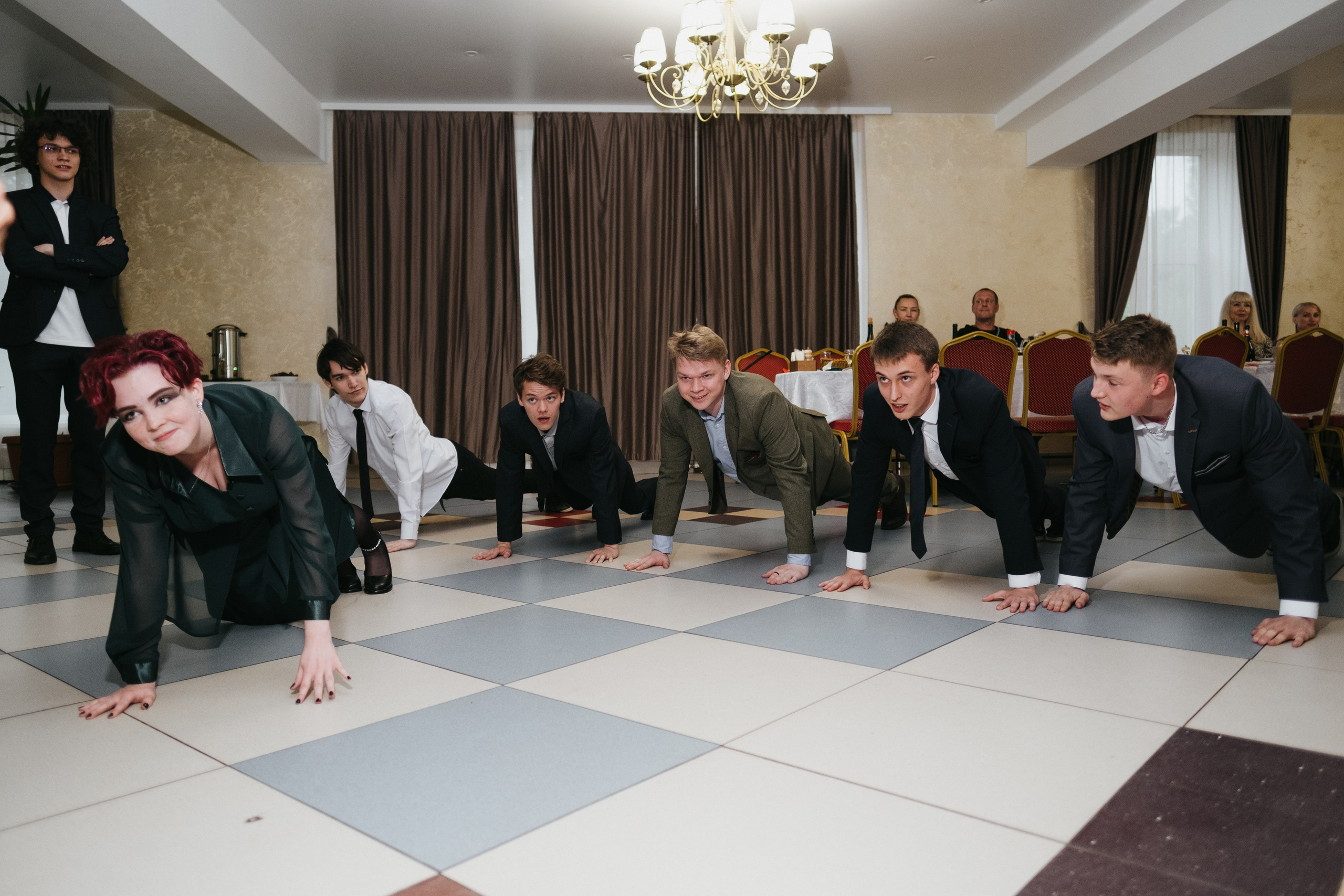 Выпускной 11 класс школы № 30. Свадебный и репортажной фотограф Денис Ожигин в Краснодаре и Краснодарском крае