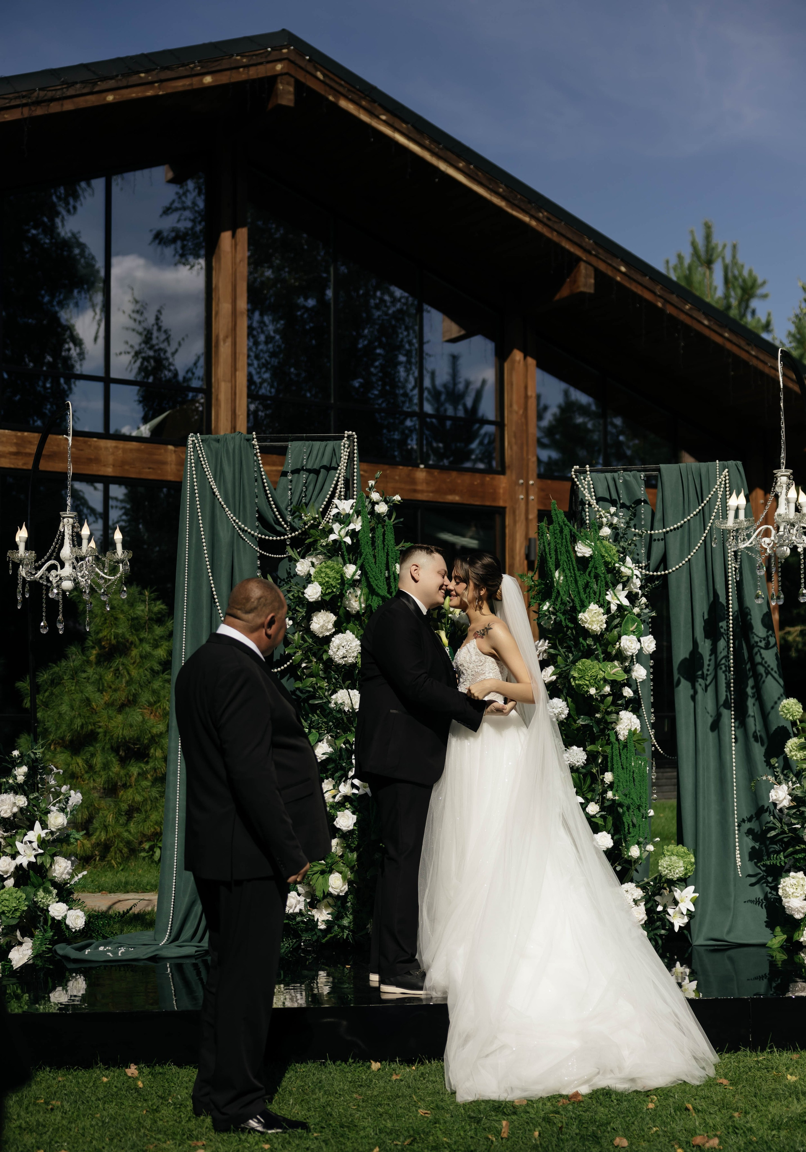 Свадебная история. Лесной Виладж. Свадебный и семейный фотограф Рассказова Виктория