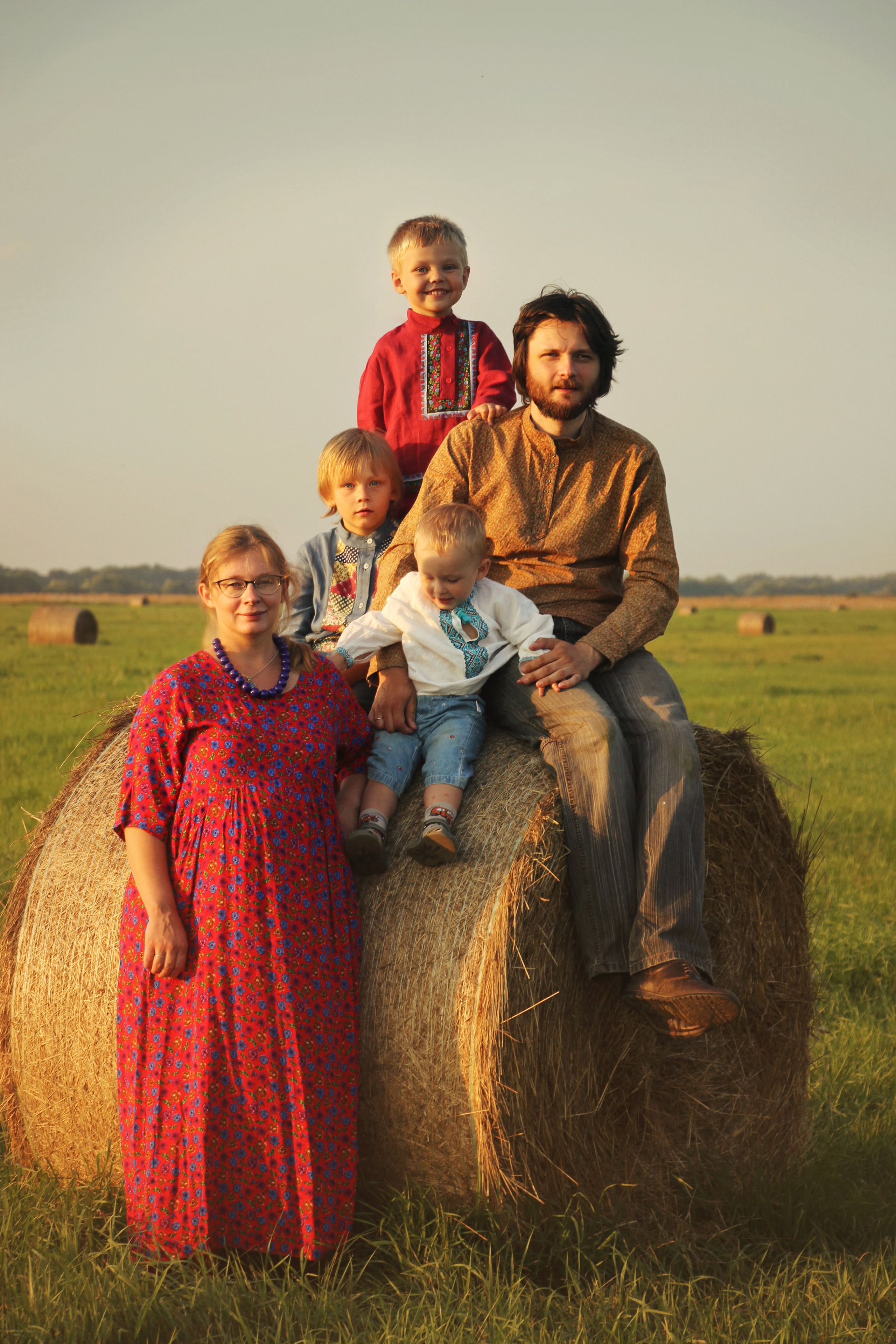 На стоге сена. Фотограф в Москве Юлия Карпова