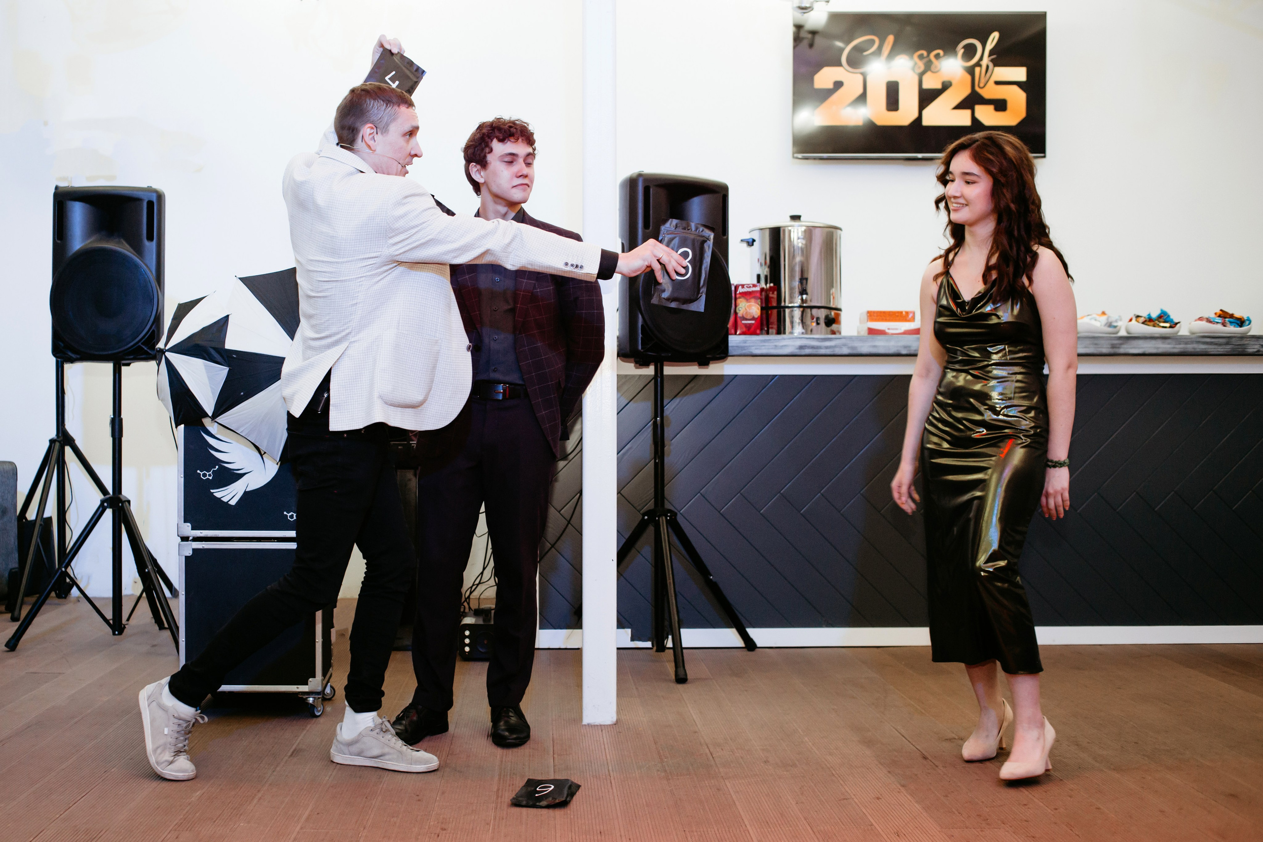 Выпускной 2025 (41 школа) 11 класс. Фотограф в Челябинске Ополихина Анна