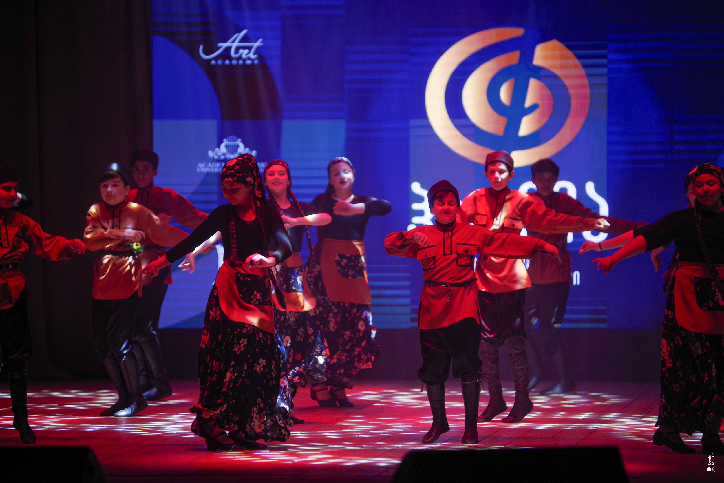 Танцы в Хоби. Портретный фотограф Денис Милютин