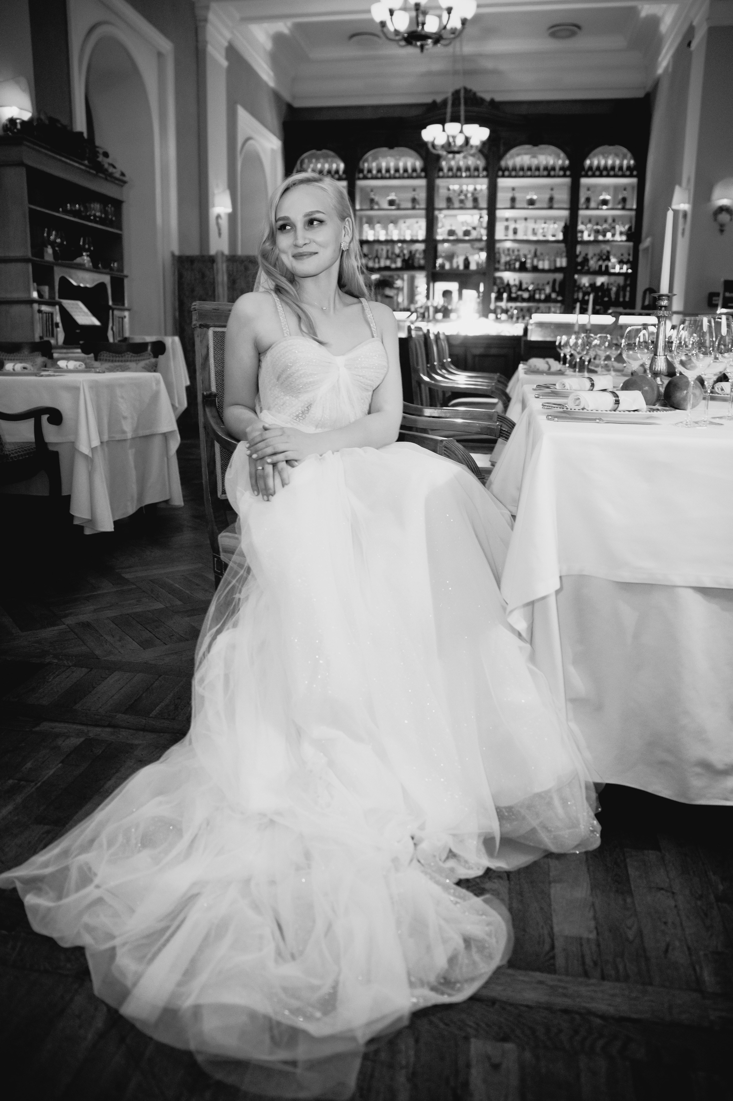 Свадебная фотосессия в Radisson Collection Hotel мск. Свадебный и портретный фотограф в Москве Жердев Даниил