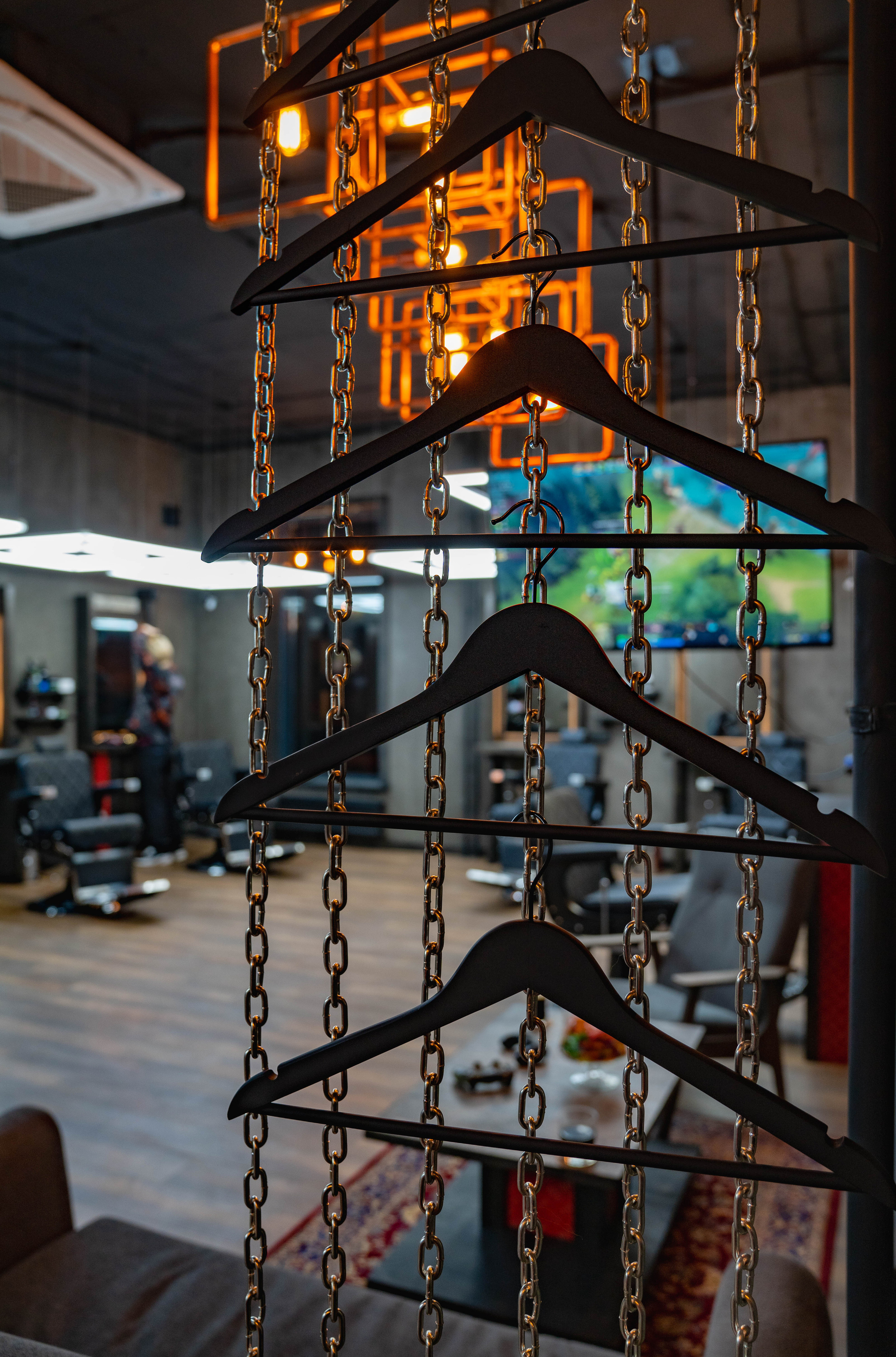 барбершоп вход и вешалки