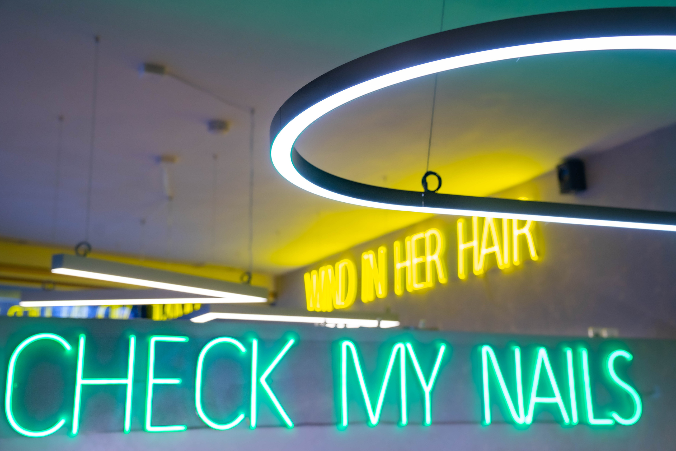 Салон красоты и маникюра SODA Алтуфьево. Фото и видео съёмка на заказ. VAU Studia. Москва