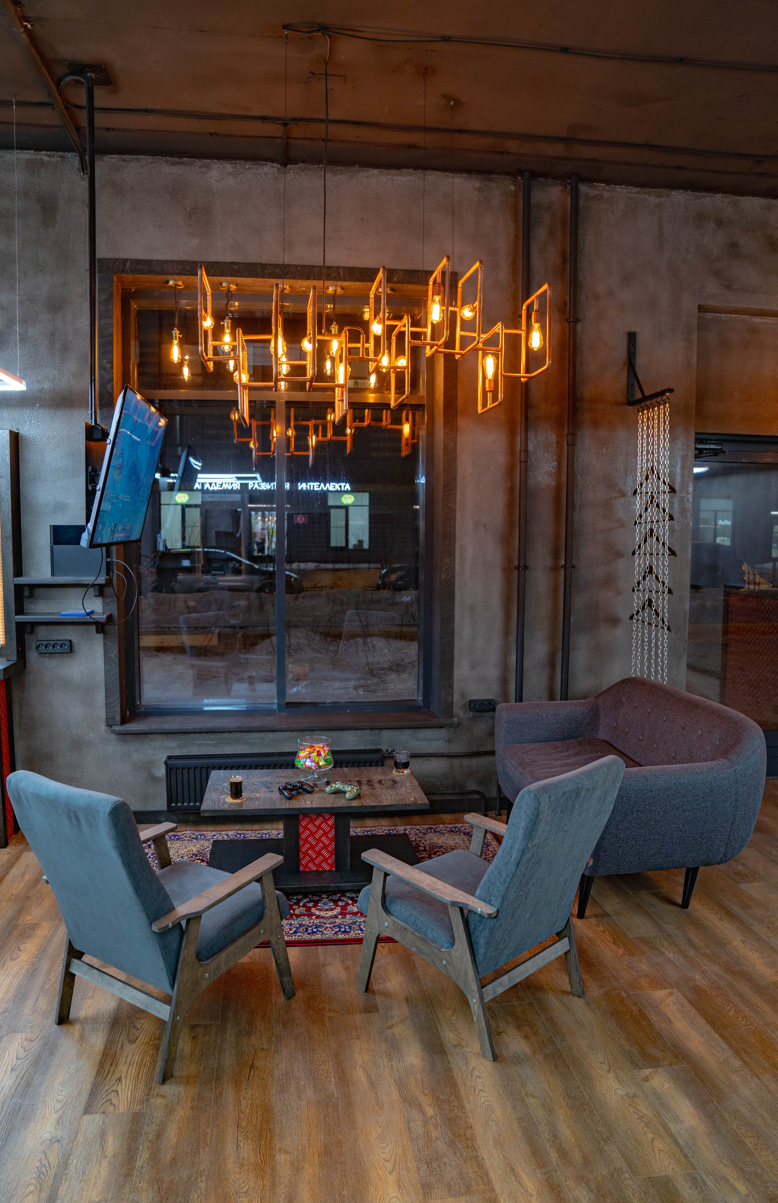 удобные кресла для отдыха в барбершопе