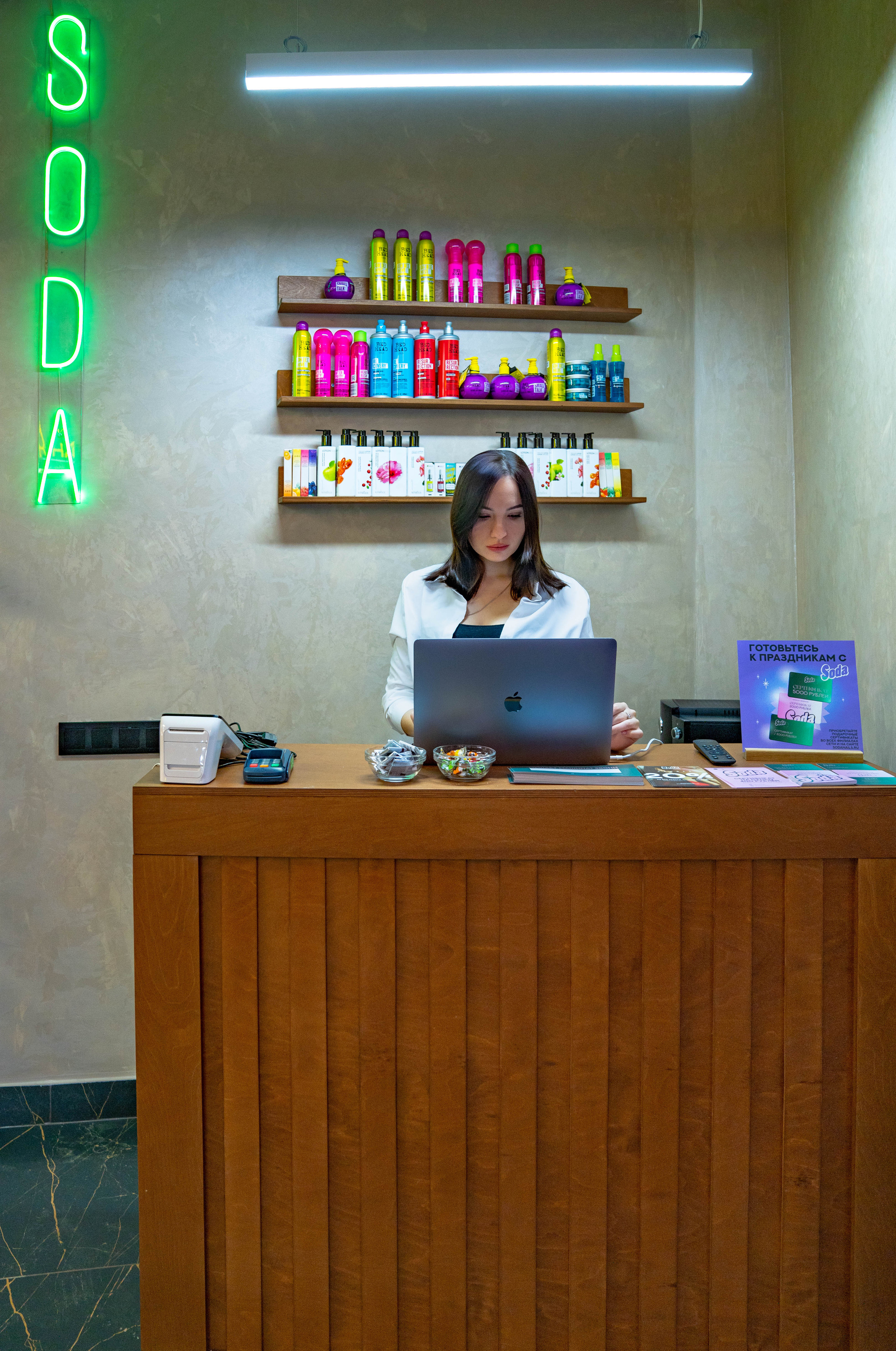 Салон красоты и маникюра SODA Алтуфьево. Фото и видео съёмка на заказ. VAU Studia. Москва