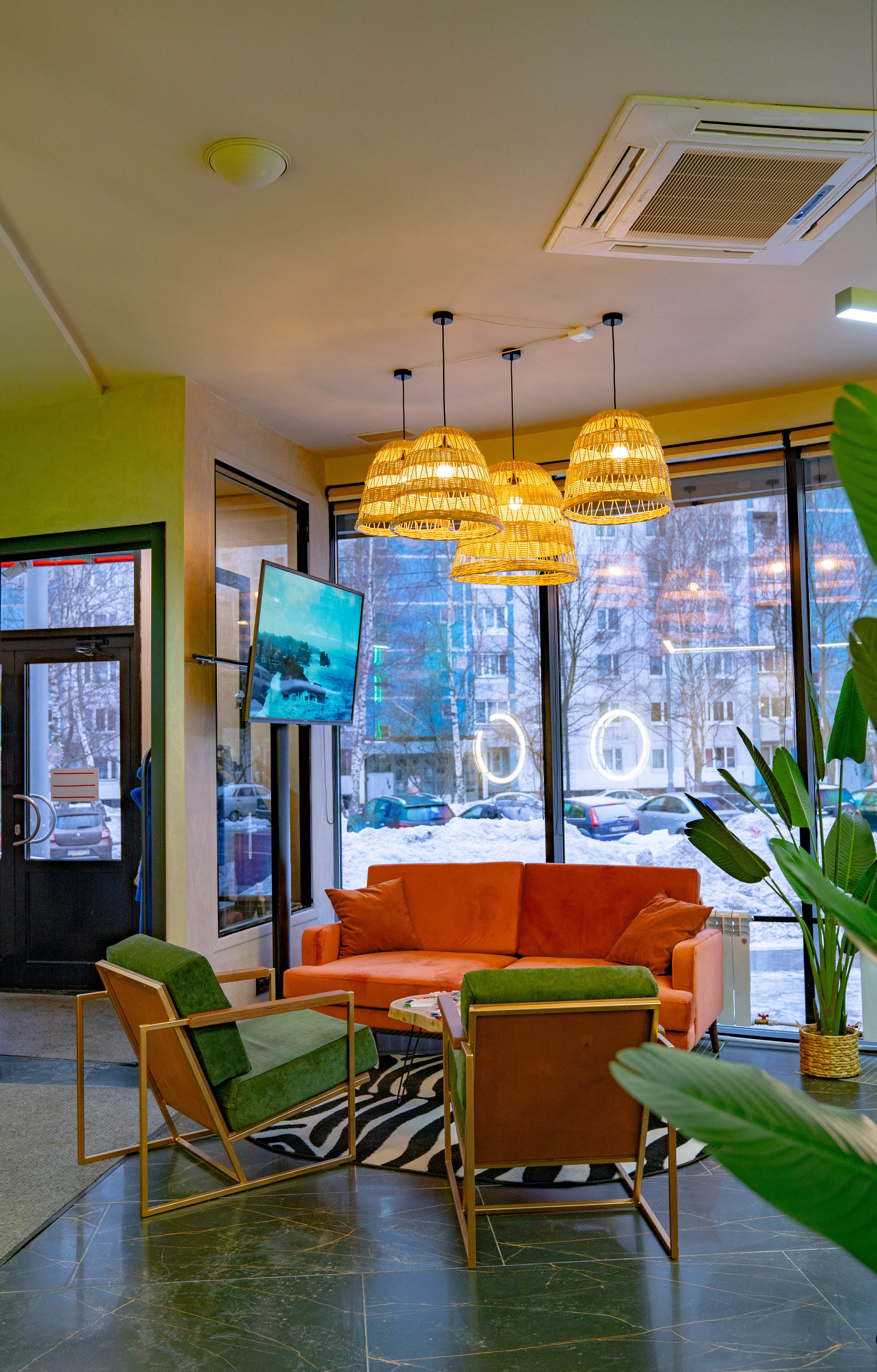 Салон красоты и маникюра SODA Алтуфьево. Фото и видео съёмка на заказ. VAU Studia. Москва